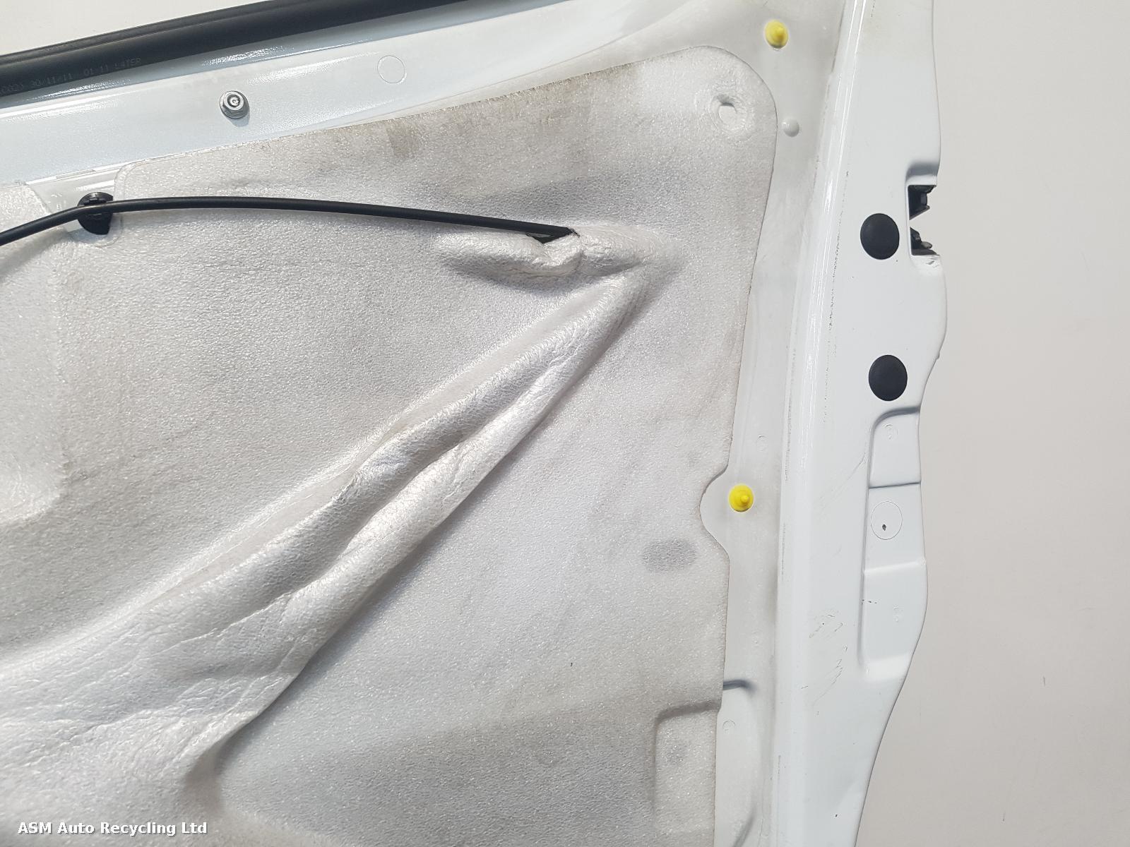 View Auto part R Front Door Renault Trafic 2012