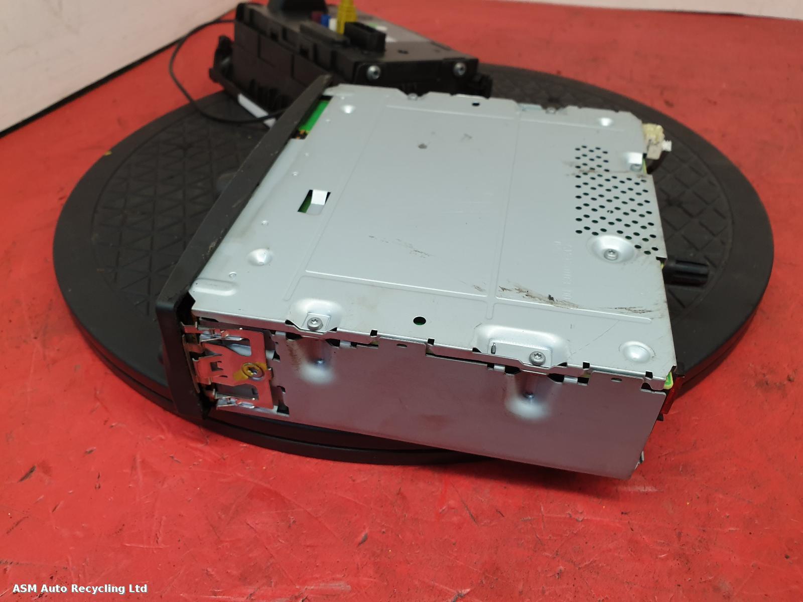 View Auto part Sat Nav Unit Renault Trafic 2012