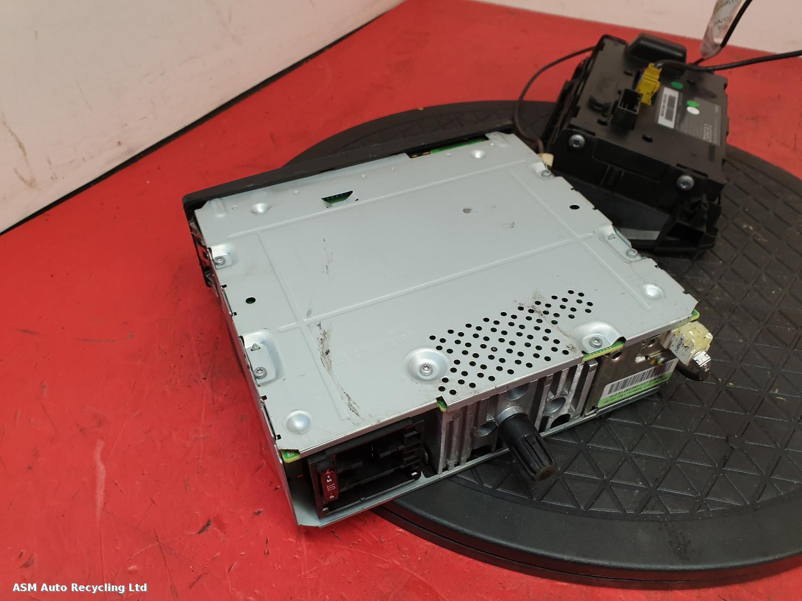 View Auto part Sat Nav Unit Renault Trafic 2012