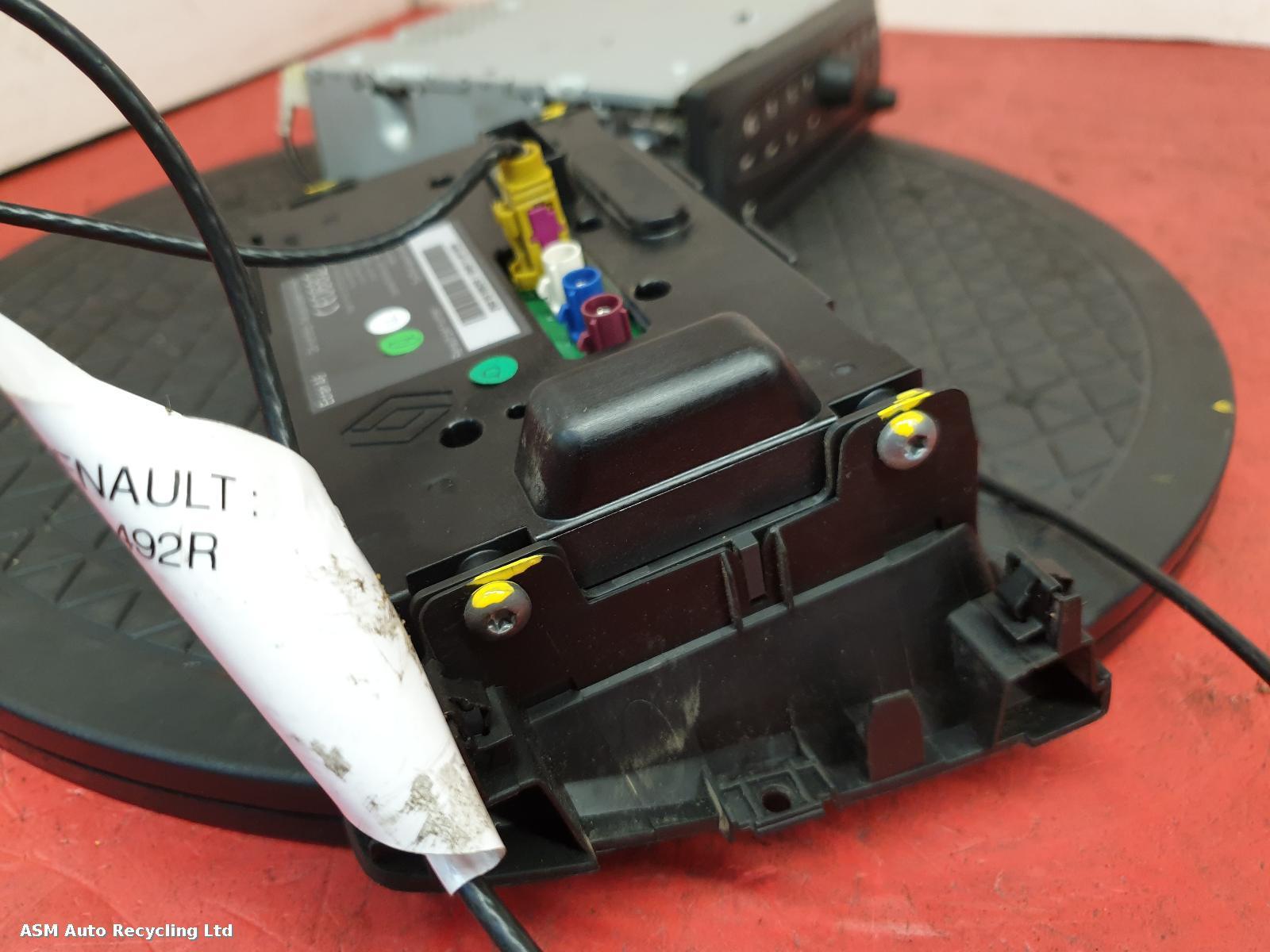 View Auto part Sat Nav Unit Renault Trafic 2012