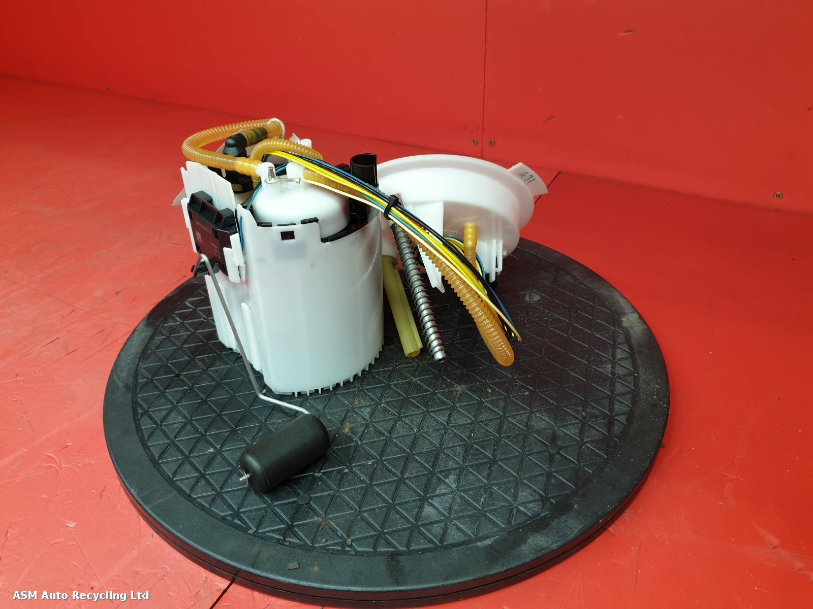 View Auto part Fuel Pump Volvo V90 2019