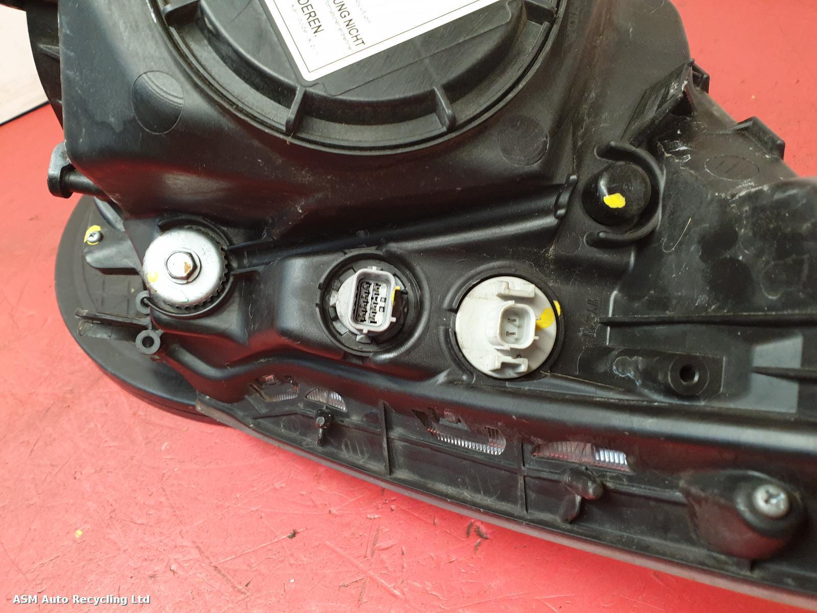 View Auto part R Headlamp Honda Crv 2010