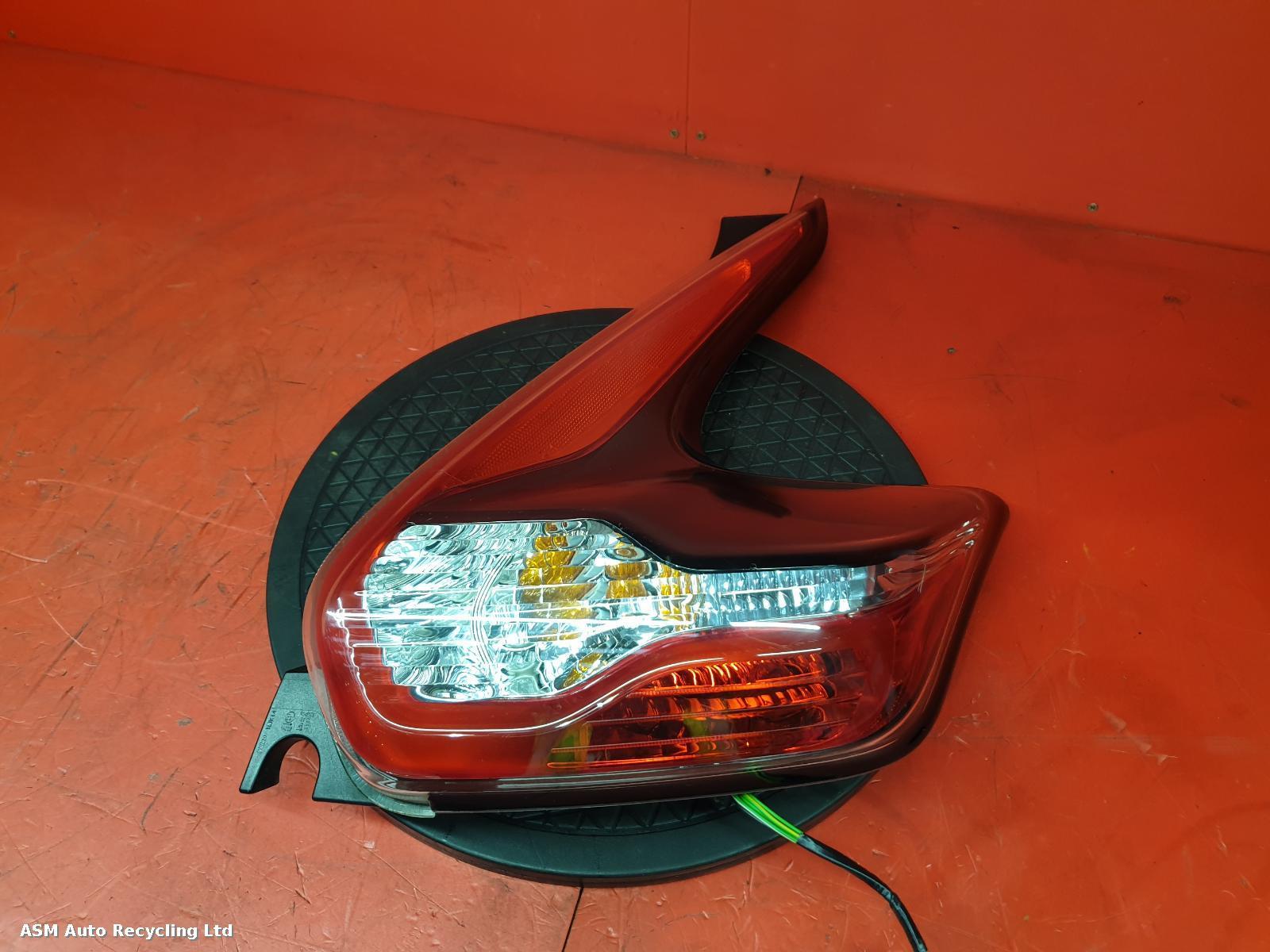 View Auto part R Taillight Nissan Juke 2014