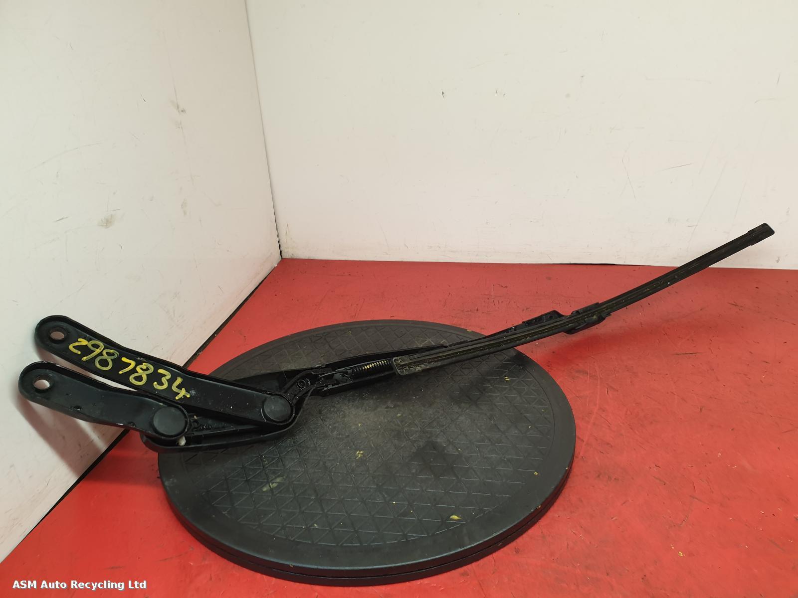 View Auto part Wiper Arm Mercedes E Class 2016