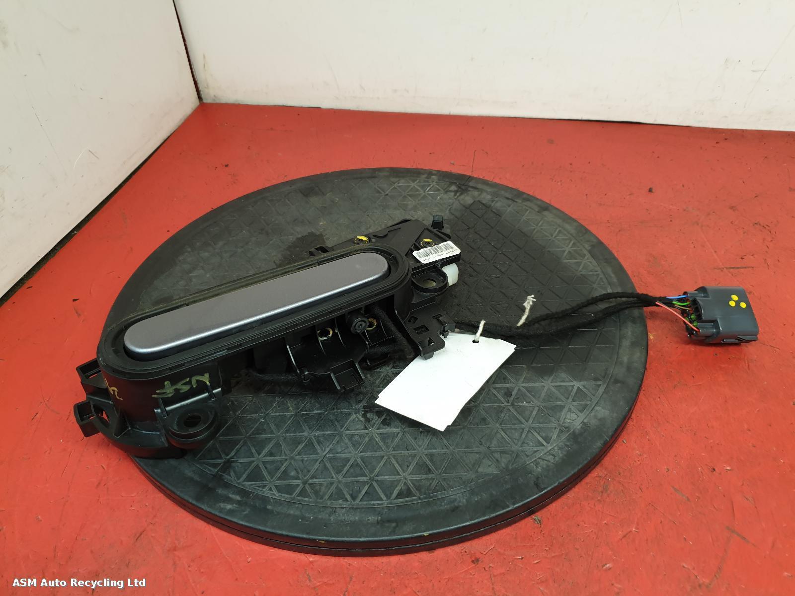 View Auto part Door Handle Jaguar F Type 2020