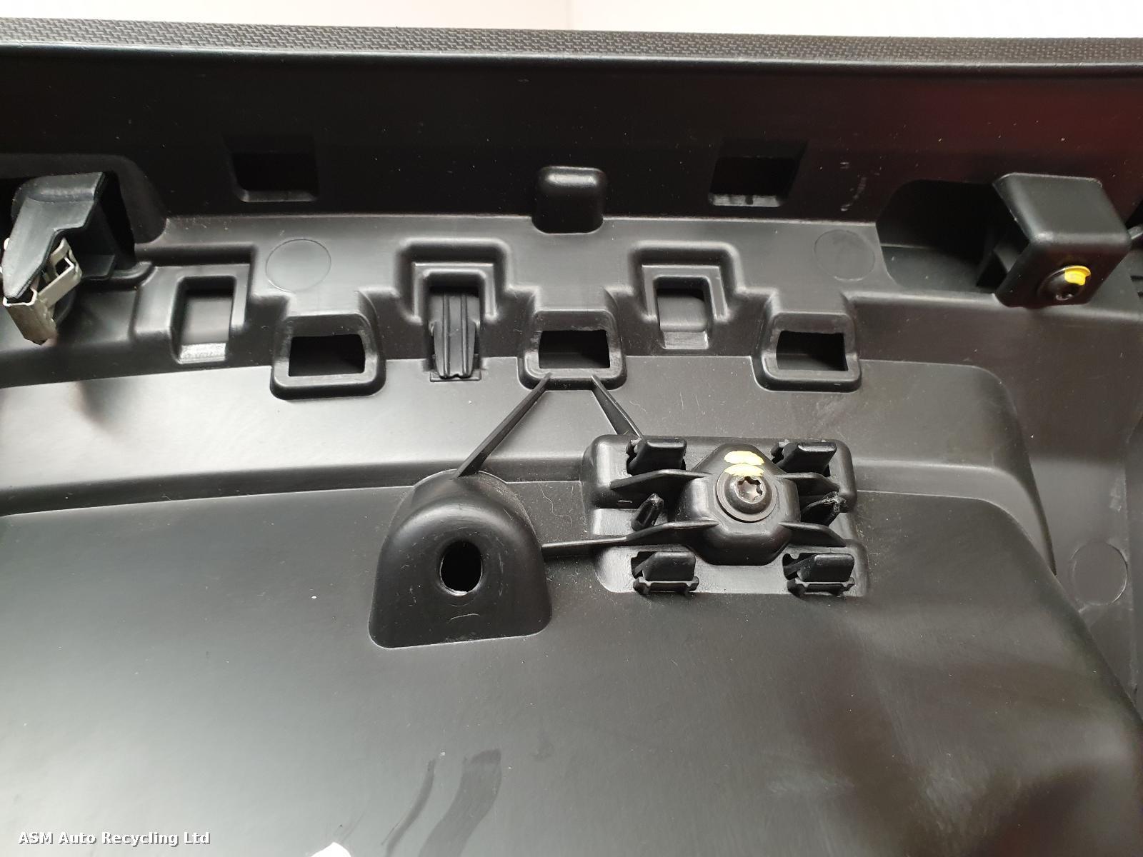 View Auto part Glove Box Renault Clio 2013
