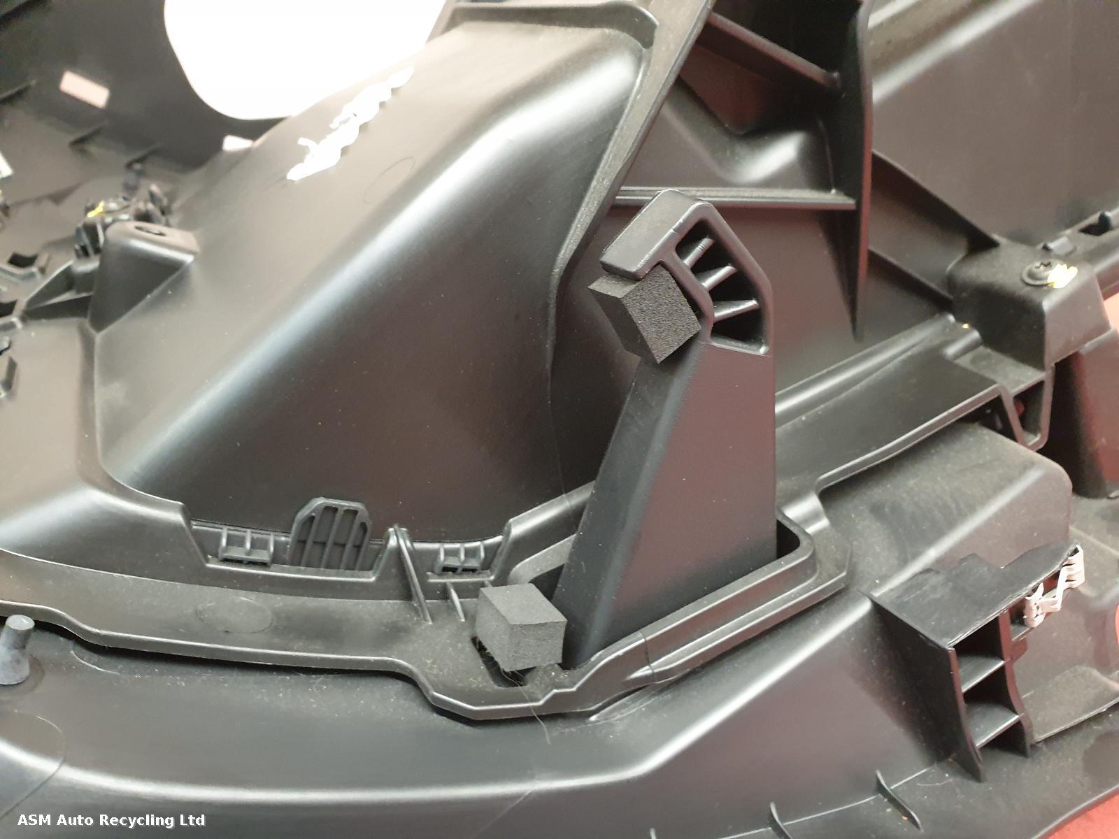 View Auto part Glove Box Renault Clio 2013