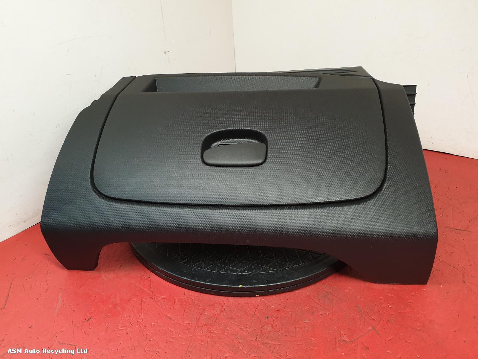 View Auto part Glove Box Renault Clio 2013