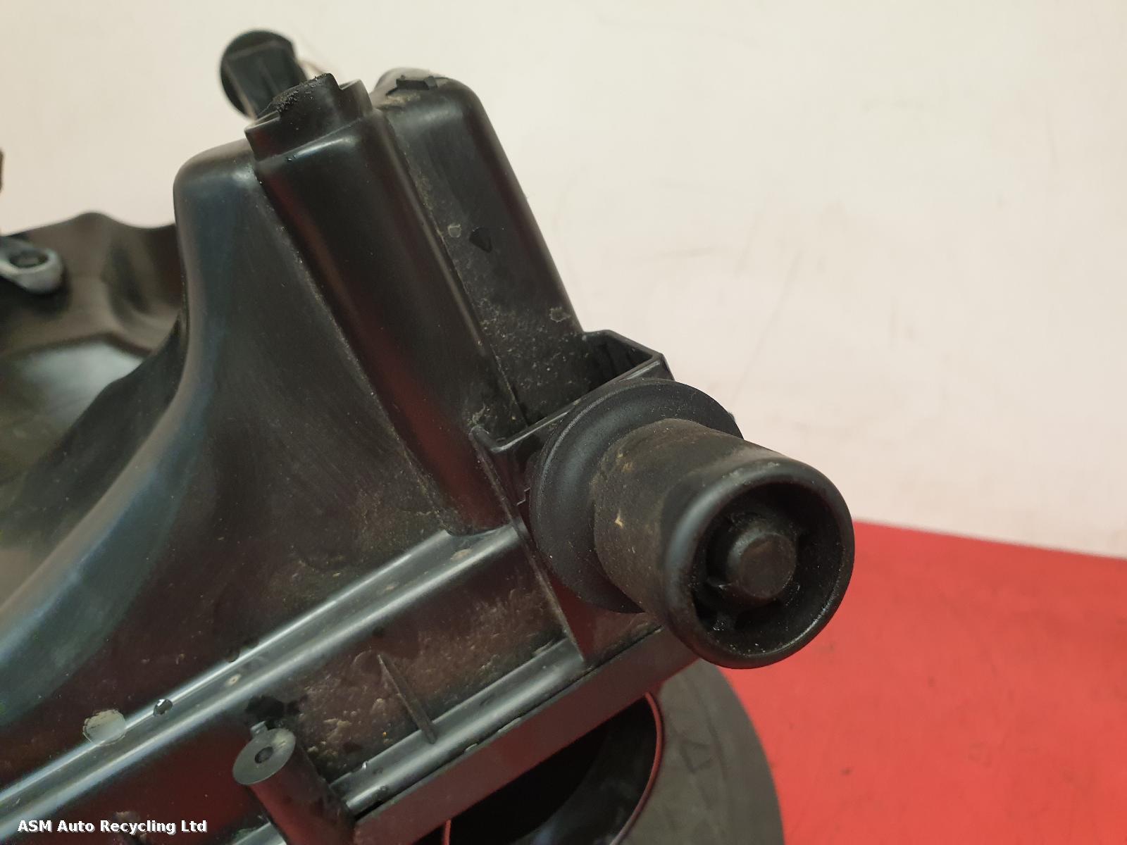 View Auto part Air Cleaner/Box Vauxhall Astra 2010