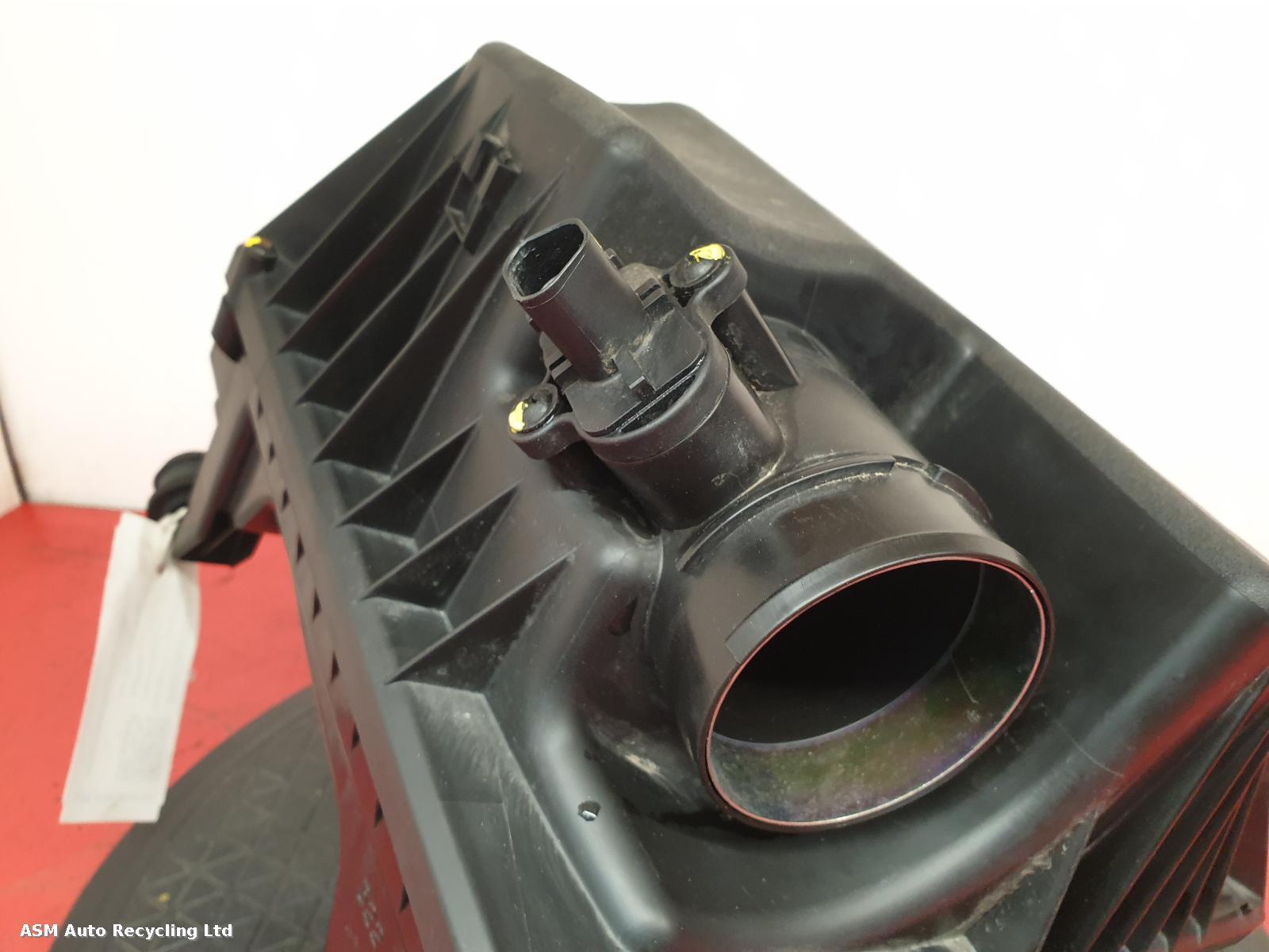 View Auto part Air Cleaner/Box Vauxhall Astra 2010