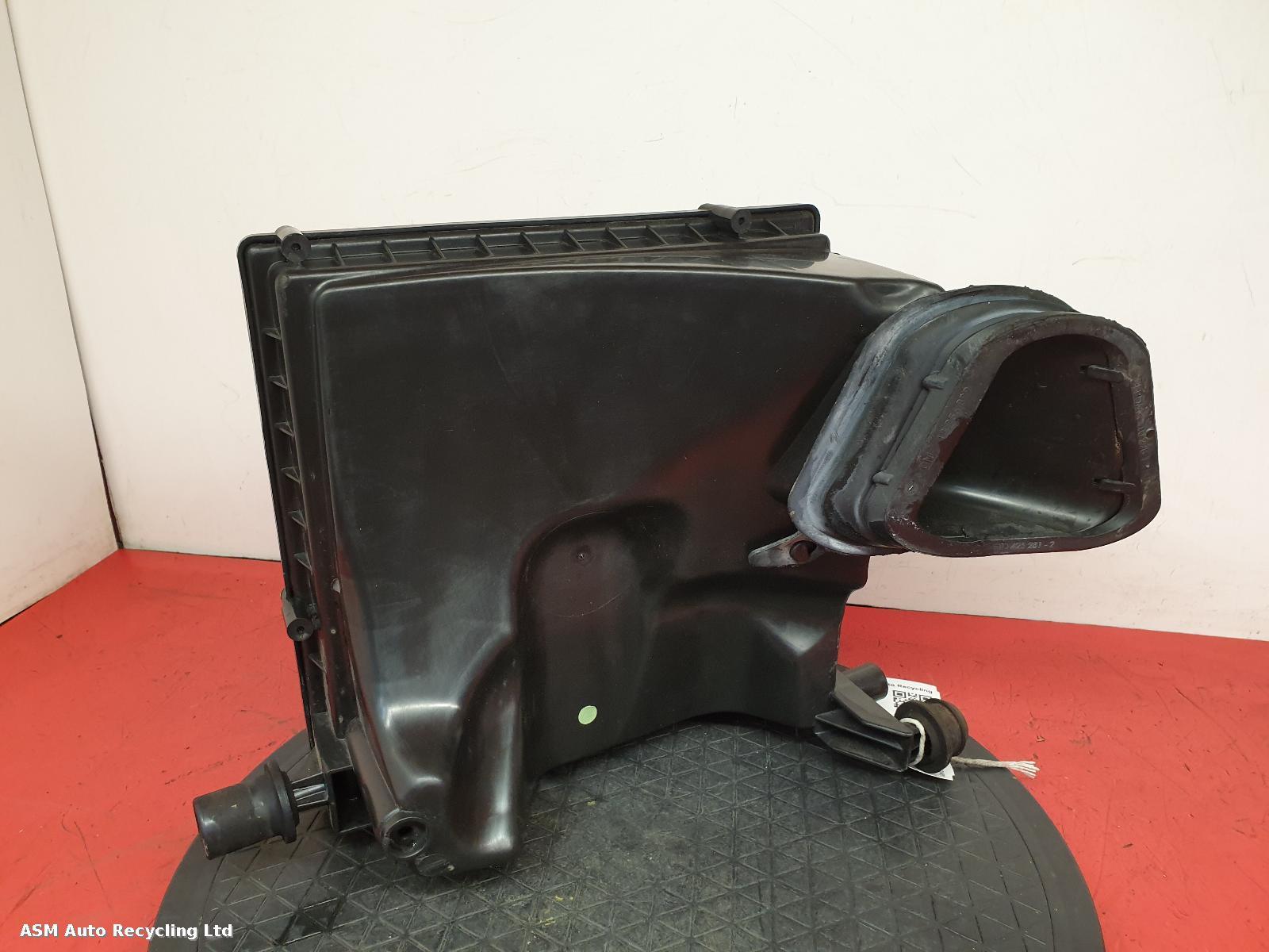 View Auto part Air Cleaner/Box Vauxhall Astra 2010