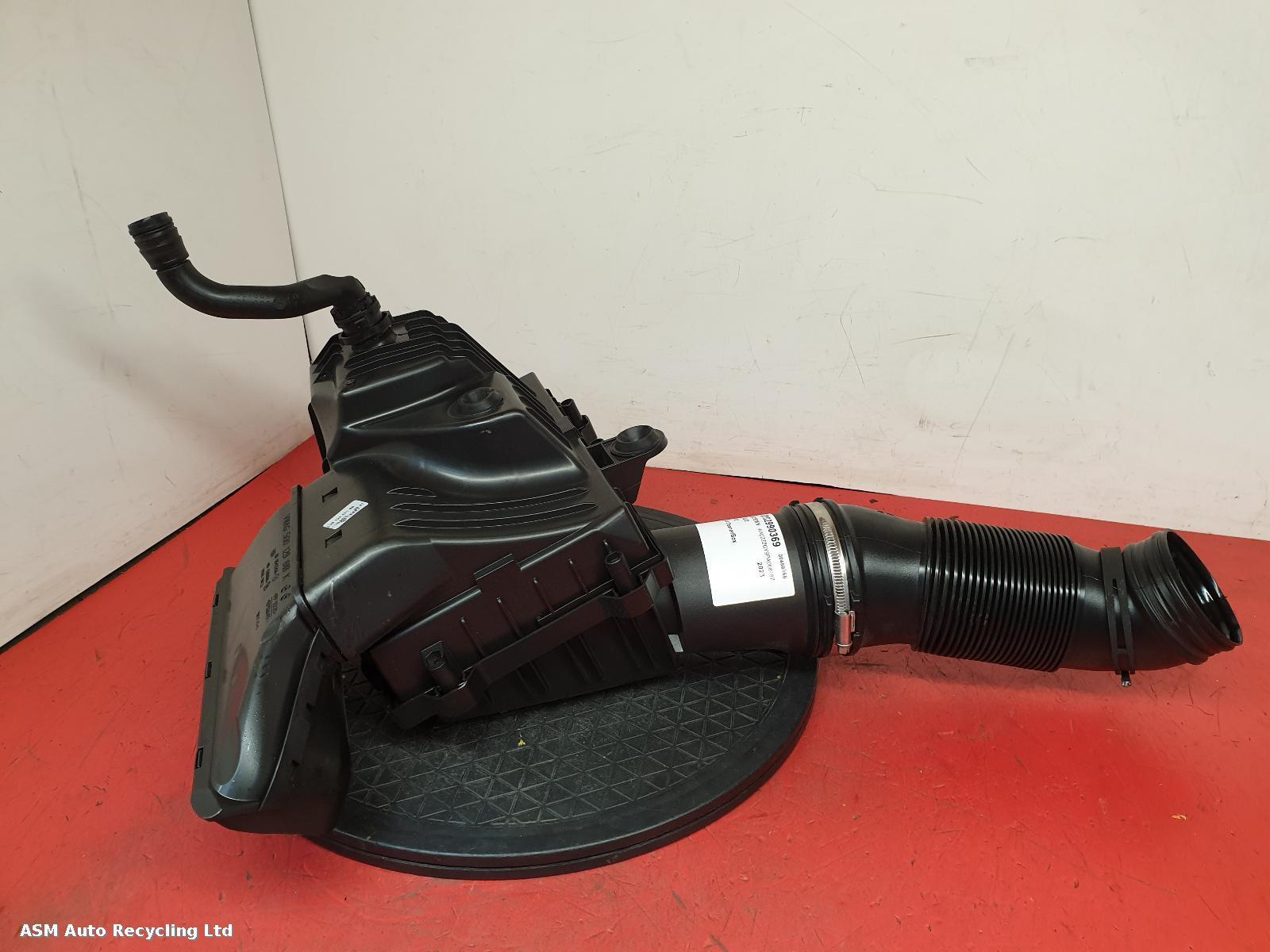 View Auto part Air Cleaner/Box Audi A3 2023