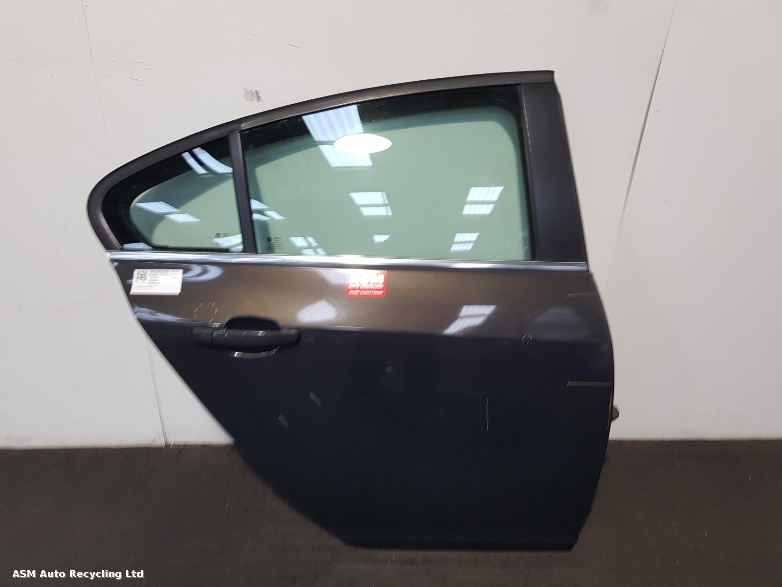 View Auto part R Rear Door Vauxhall Insignia 2014