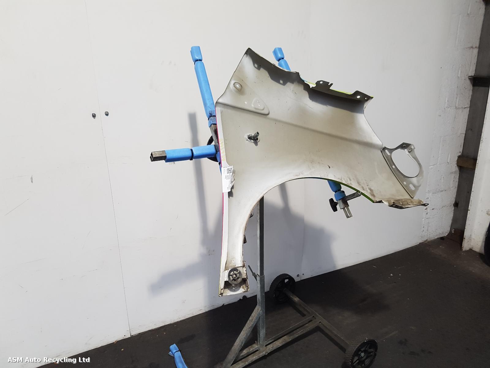 View Auto part L Wing Toyota Proace 2015