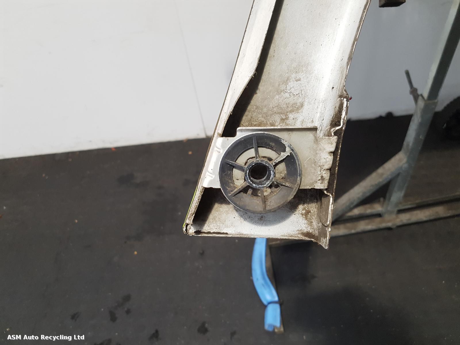 View Auto part L Wing Toyota Proace 2015