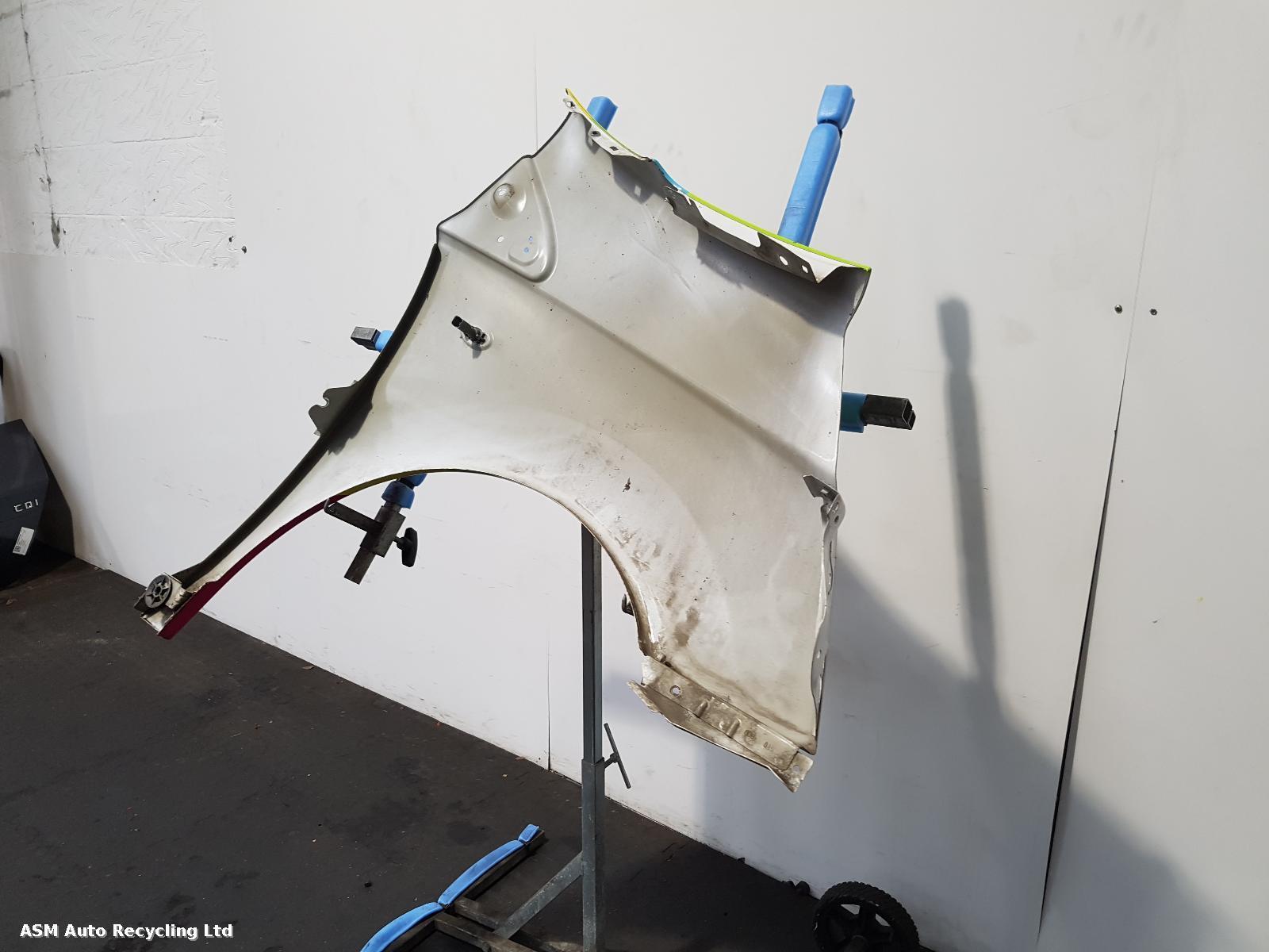 View Auto part L Wing Toyota Proace 2015