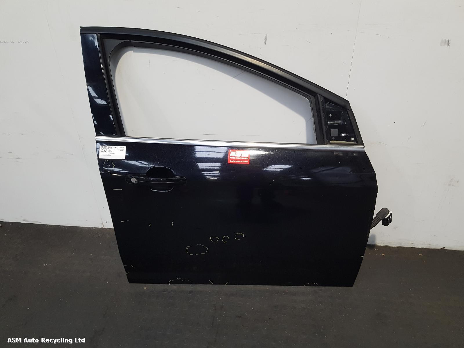 View Auto part R Front Door Ford Focus 2011