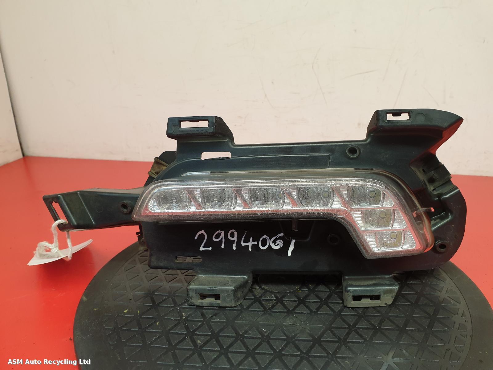 View Auto part R Sidelight/Daytime Running Light (DRL) Mercedes E Class 2010