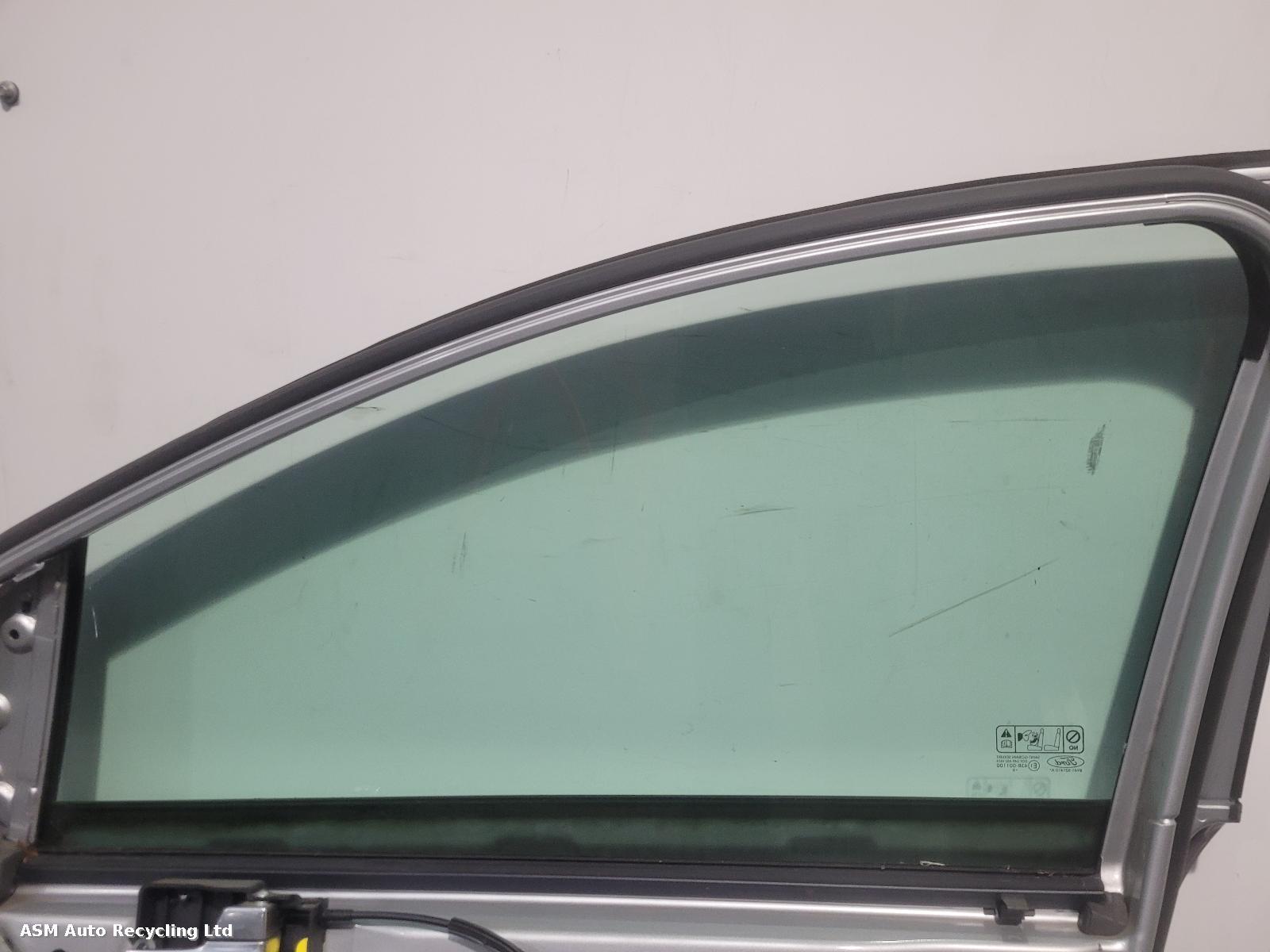 View Auto part R Front Door Ford Kuga 2010