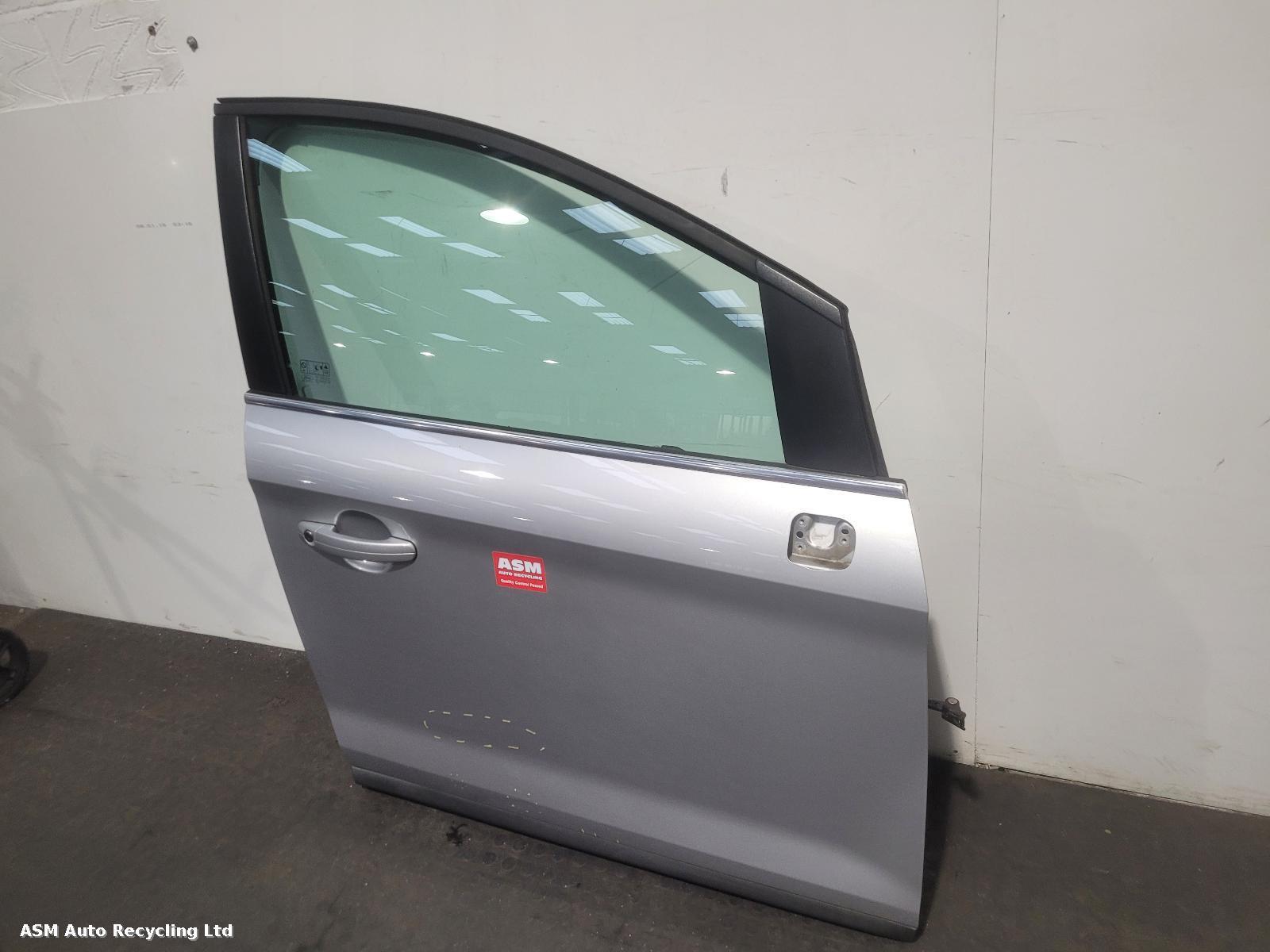 View Auto part R Front Door Ford Kuga 2010