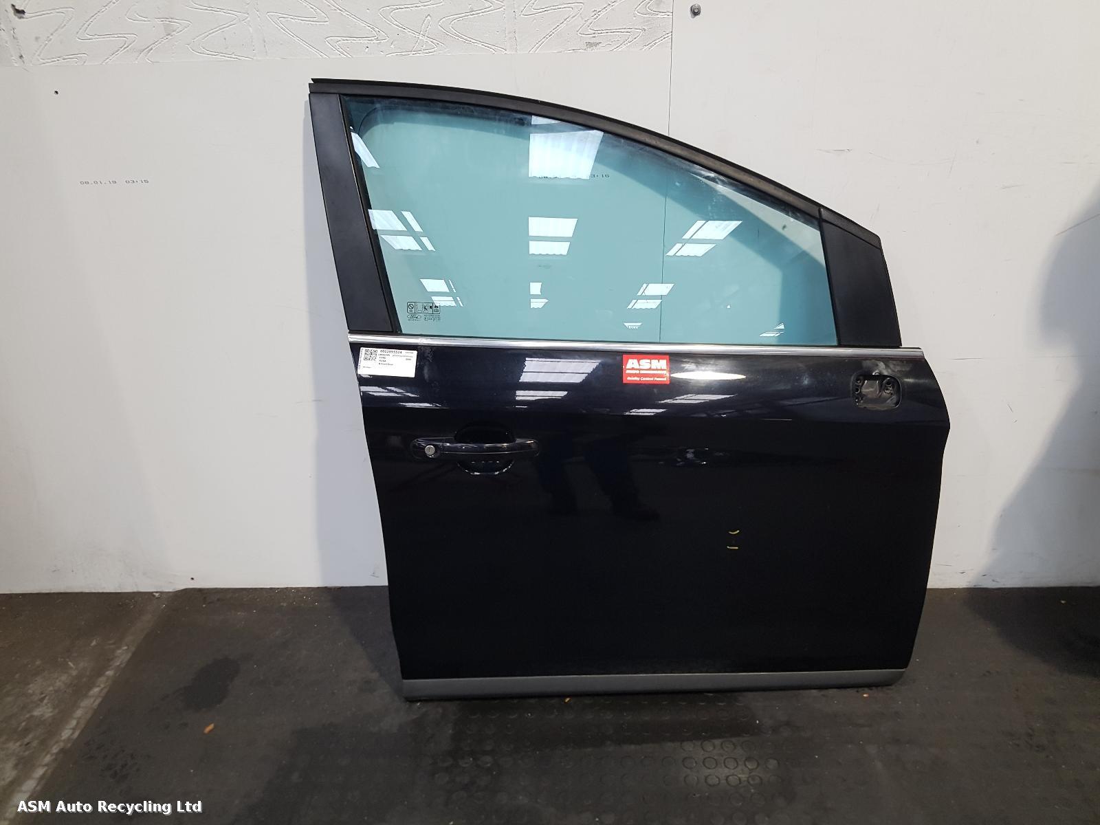 View Auto part R Front Door Ford Kuga 2009
