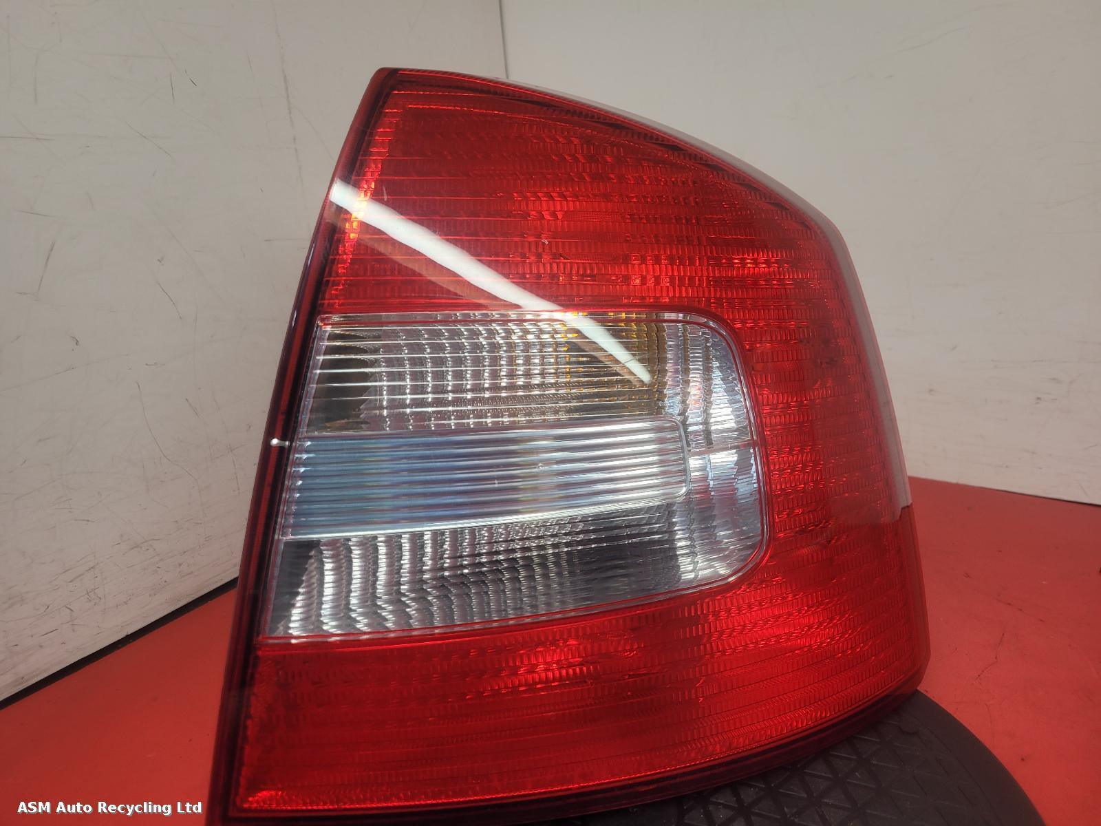 View Auto part R Taillight Skoda Octavia 2011