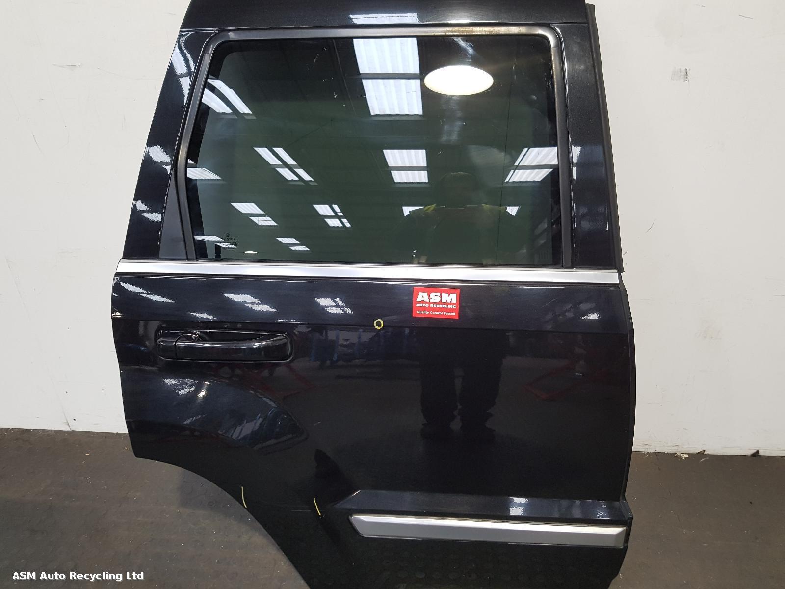 View Auto part R Rear Door Jeep Grand Cherokee 2008