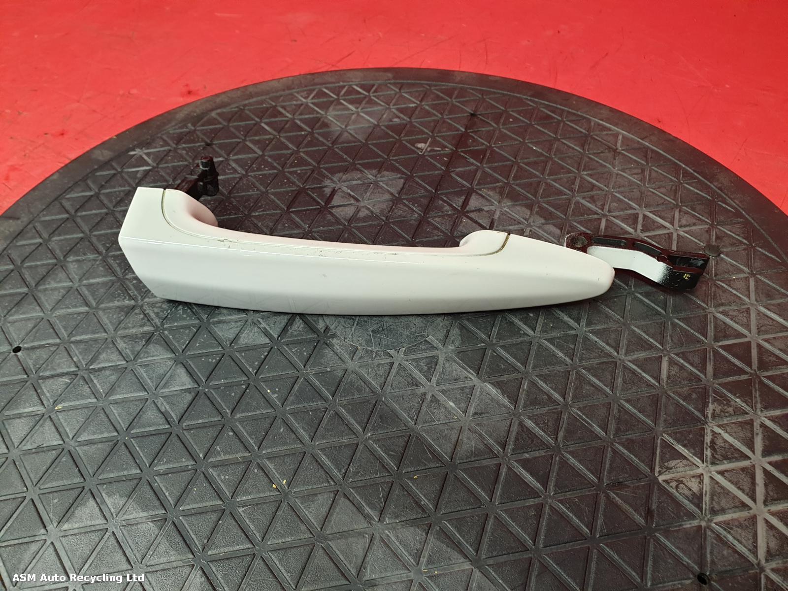 View Auto part Door Handle Bmw 3 Series 2010