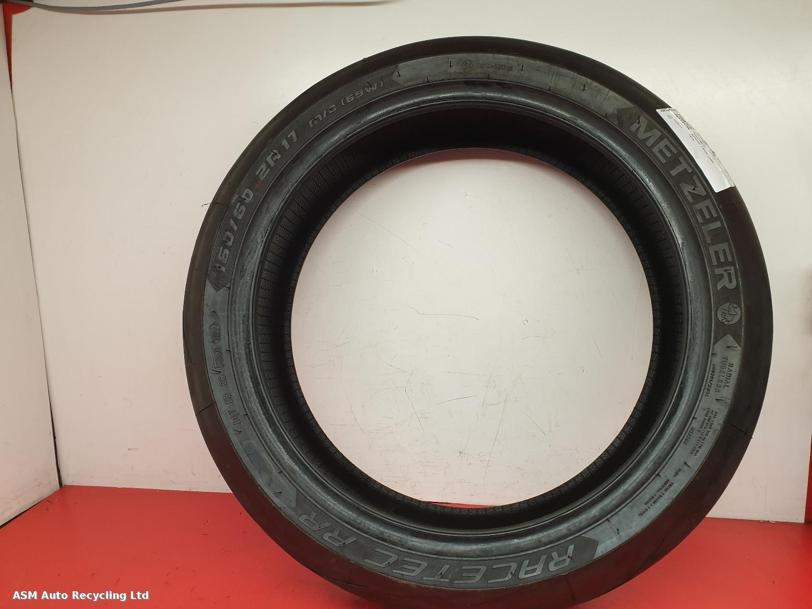 View Auto part Tyre Triumph Speed Twin 1200 2021