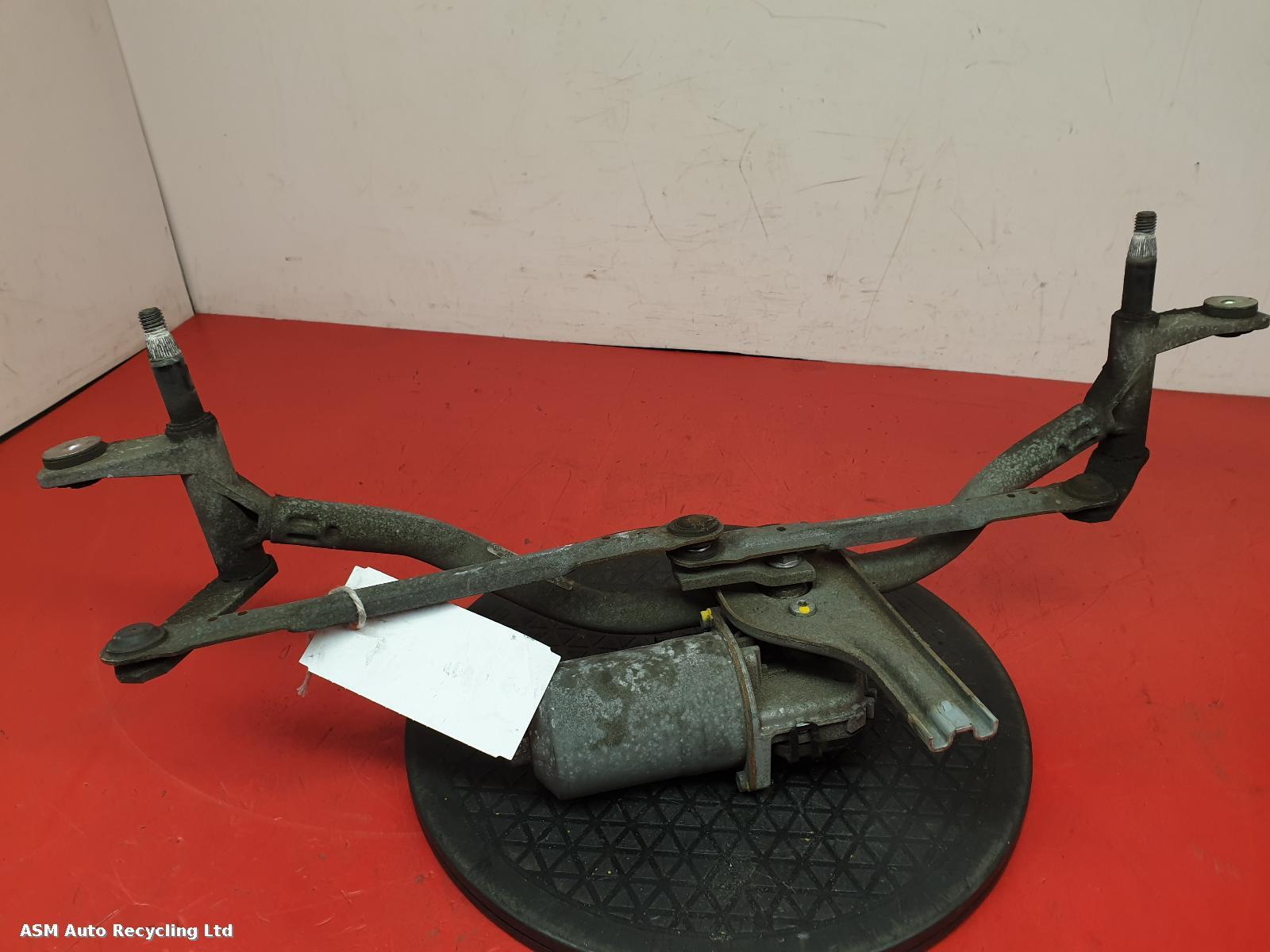 View Auto part Wiper Motor Front Vauxhall Vivaro 2015