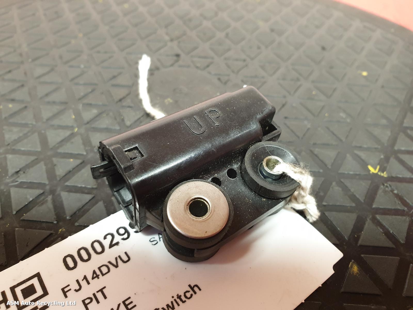 View Auto part Misc Switch Norton Commando 961 Sport 2014