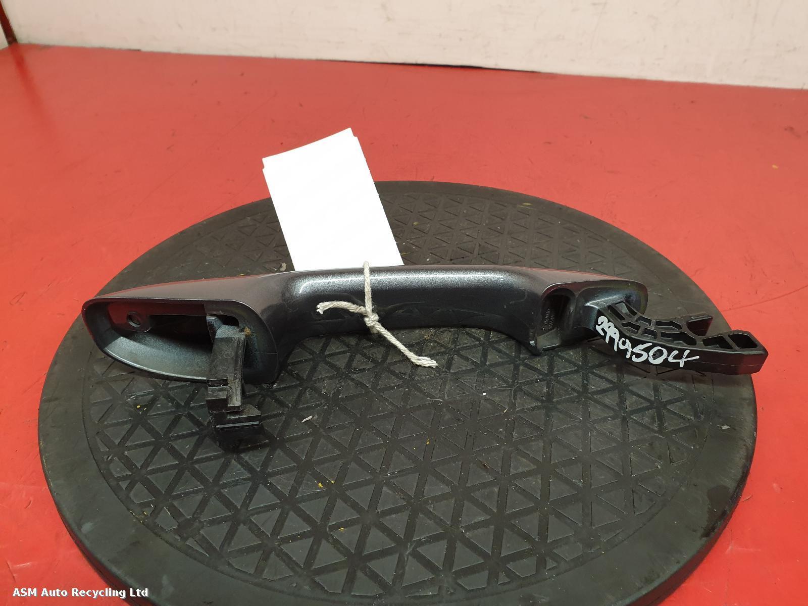 View Auto part Door Handle Mercedes C Class 2016