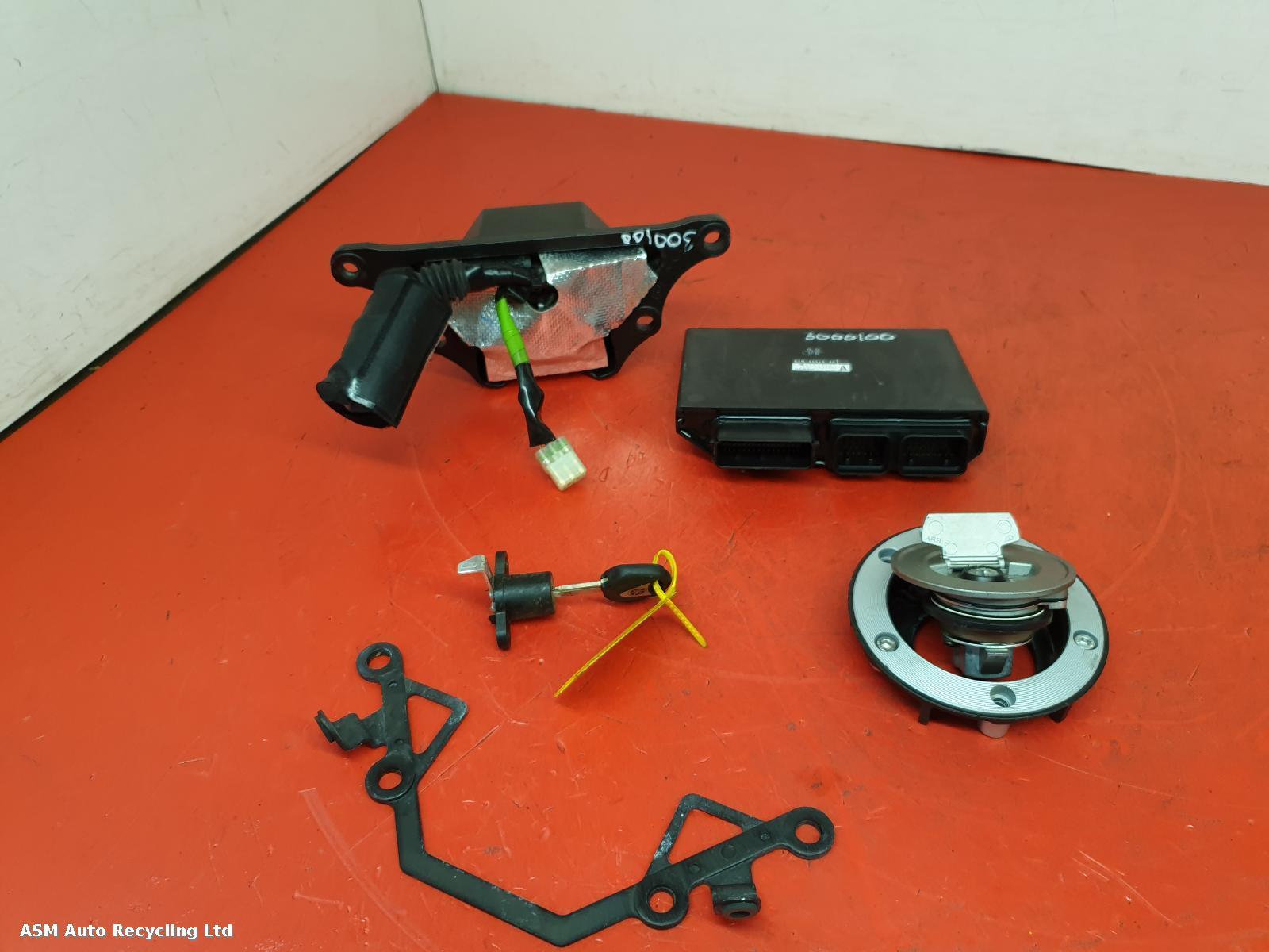 View Auto part Comp.Lock Set + Keys Yamaha Mt-09 2022