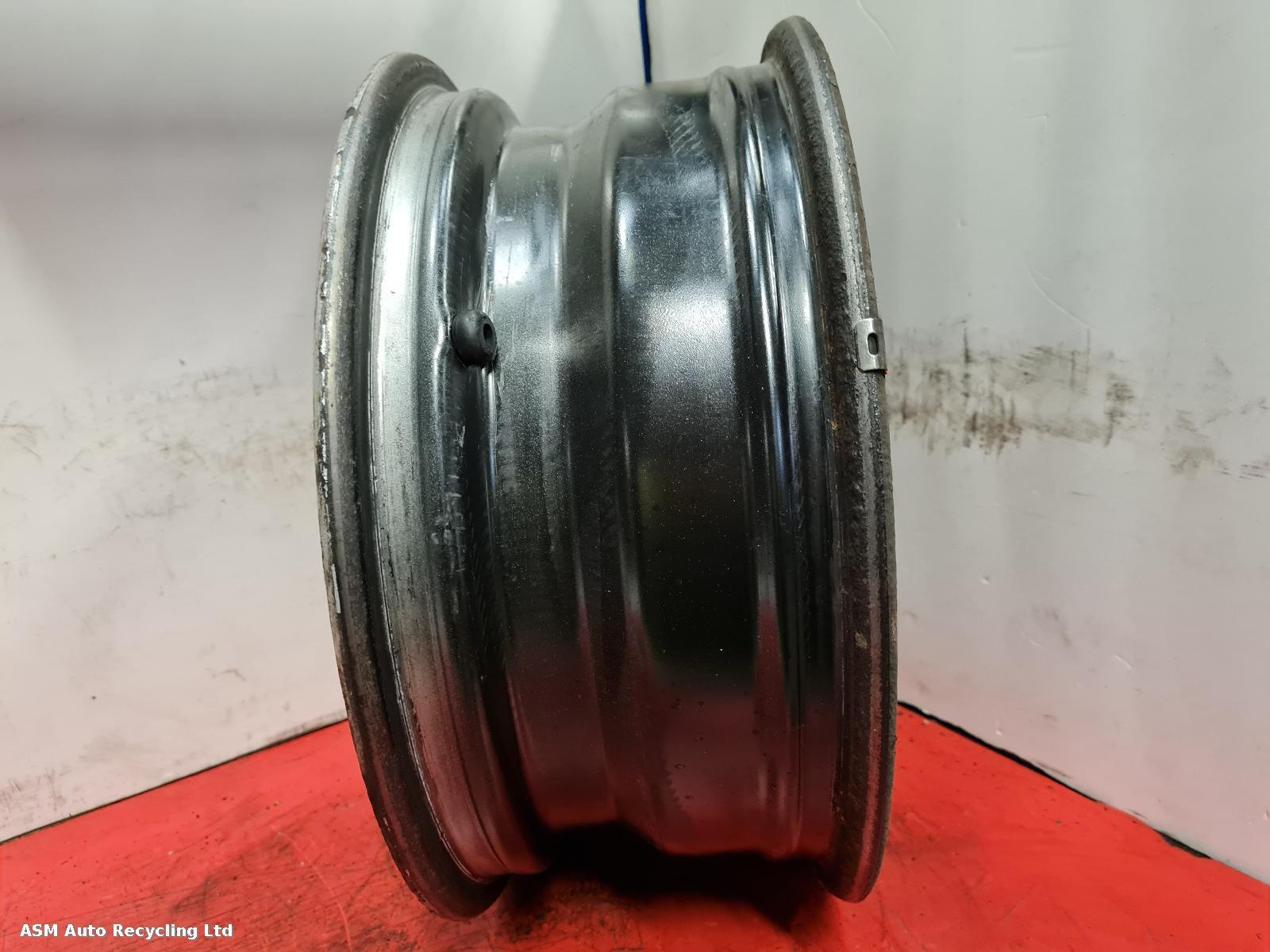 View Auto part Wheel Volkswagen Caddy 2010