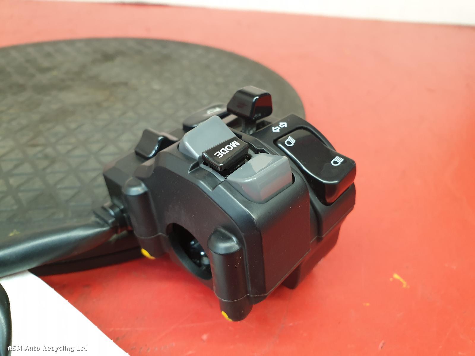 View Auto part LH Switch Gear Yamaha Mt-09 2022