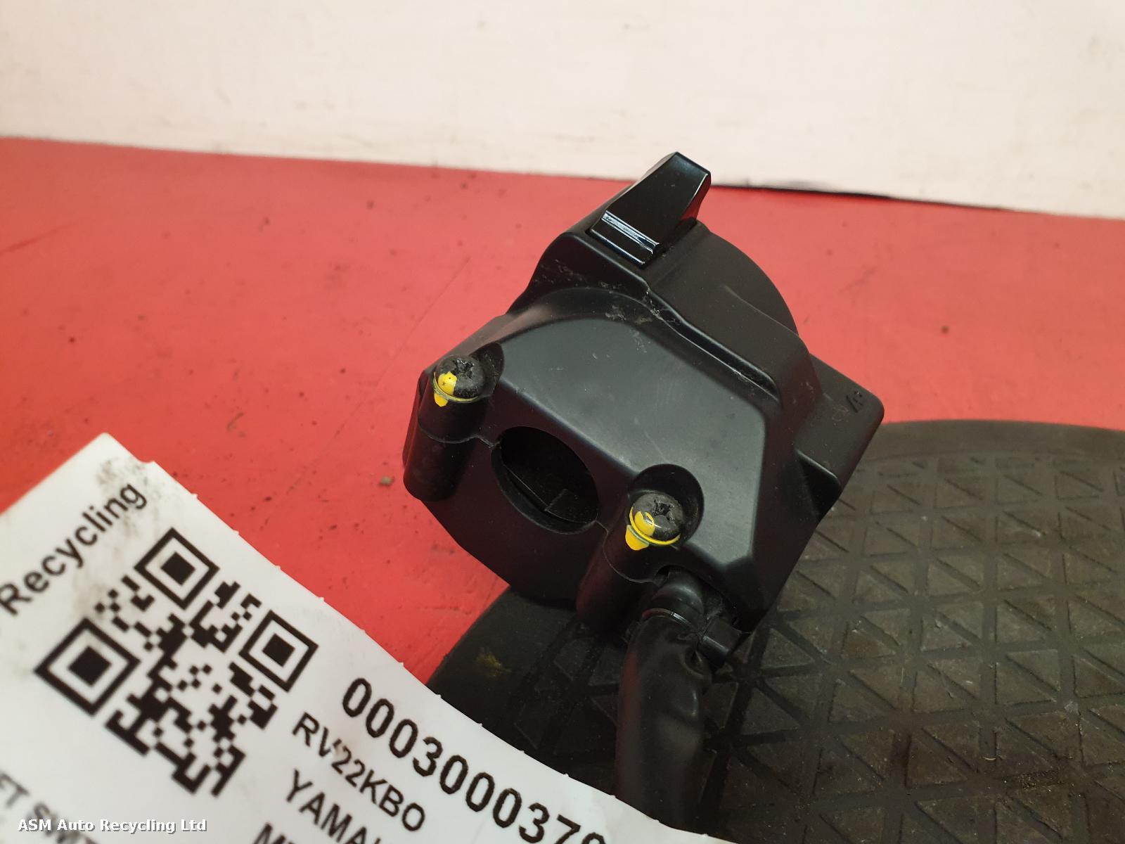 View Auto part LH Switch Gear Yamaha Mt-09 2022