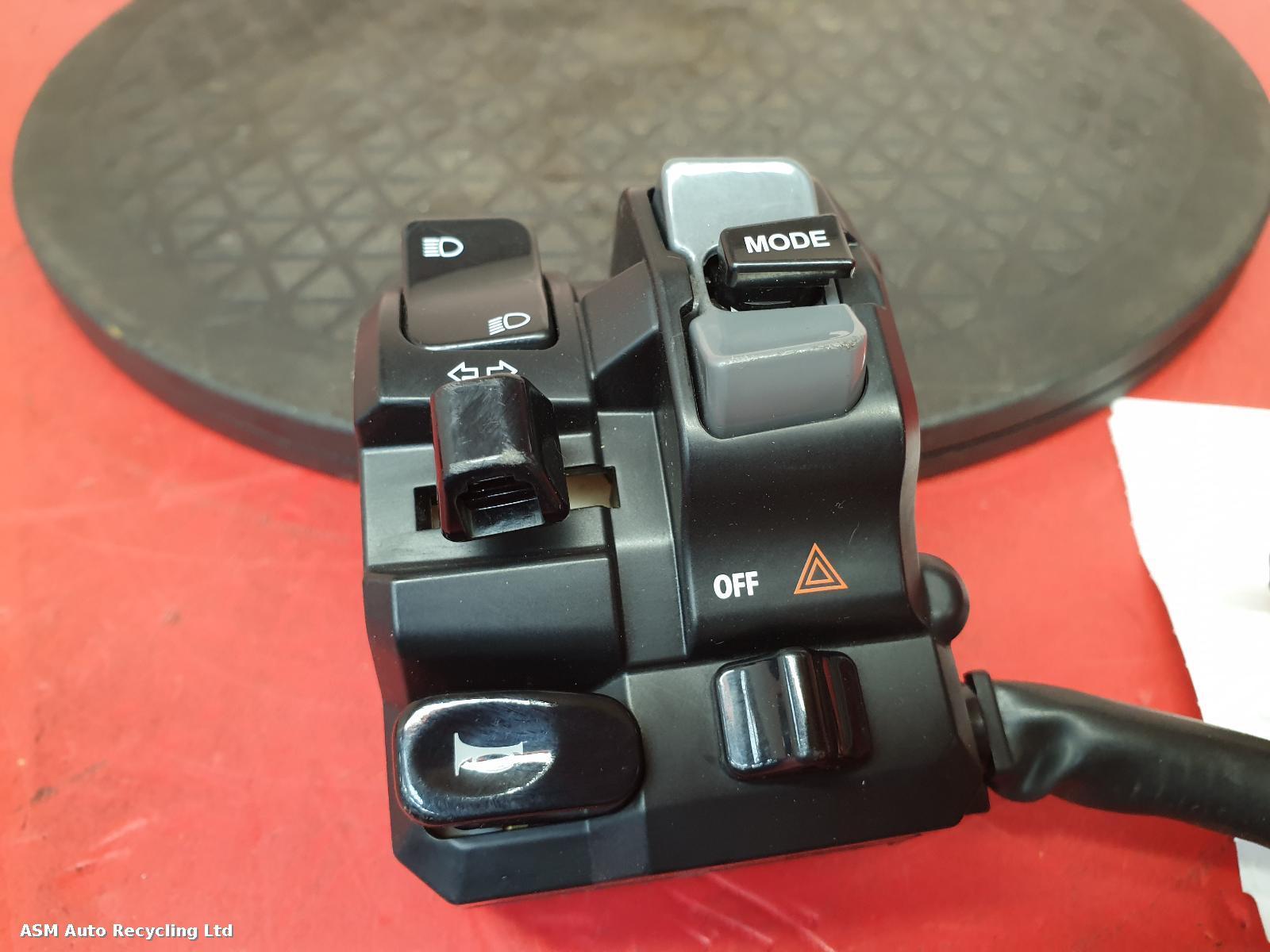 View Auto part LH Switch Gear Yamaha Mt-09 2022