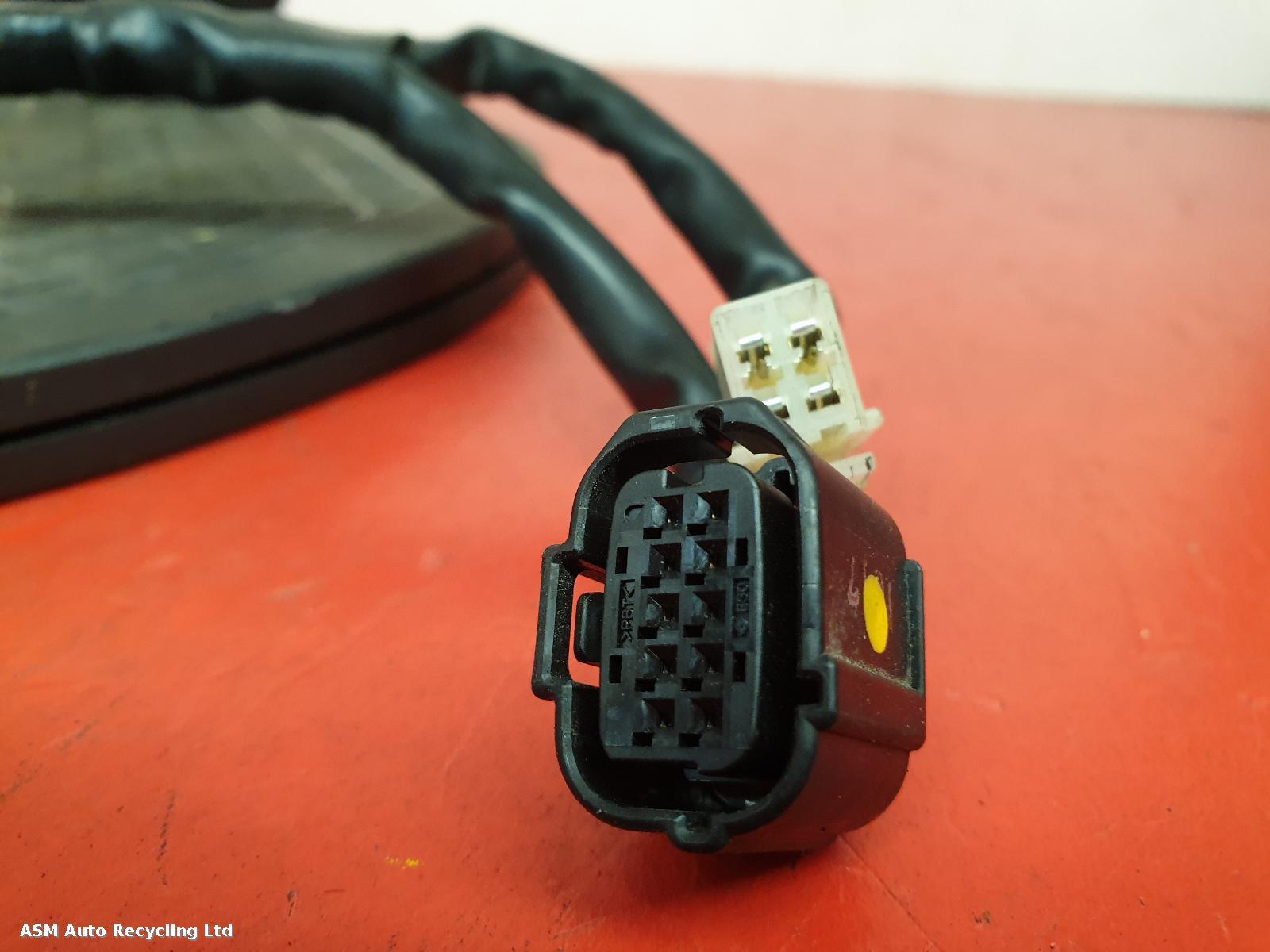 View Auto part LH Switch Gear Yamaha Mt-09 2022