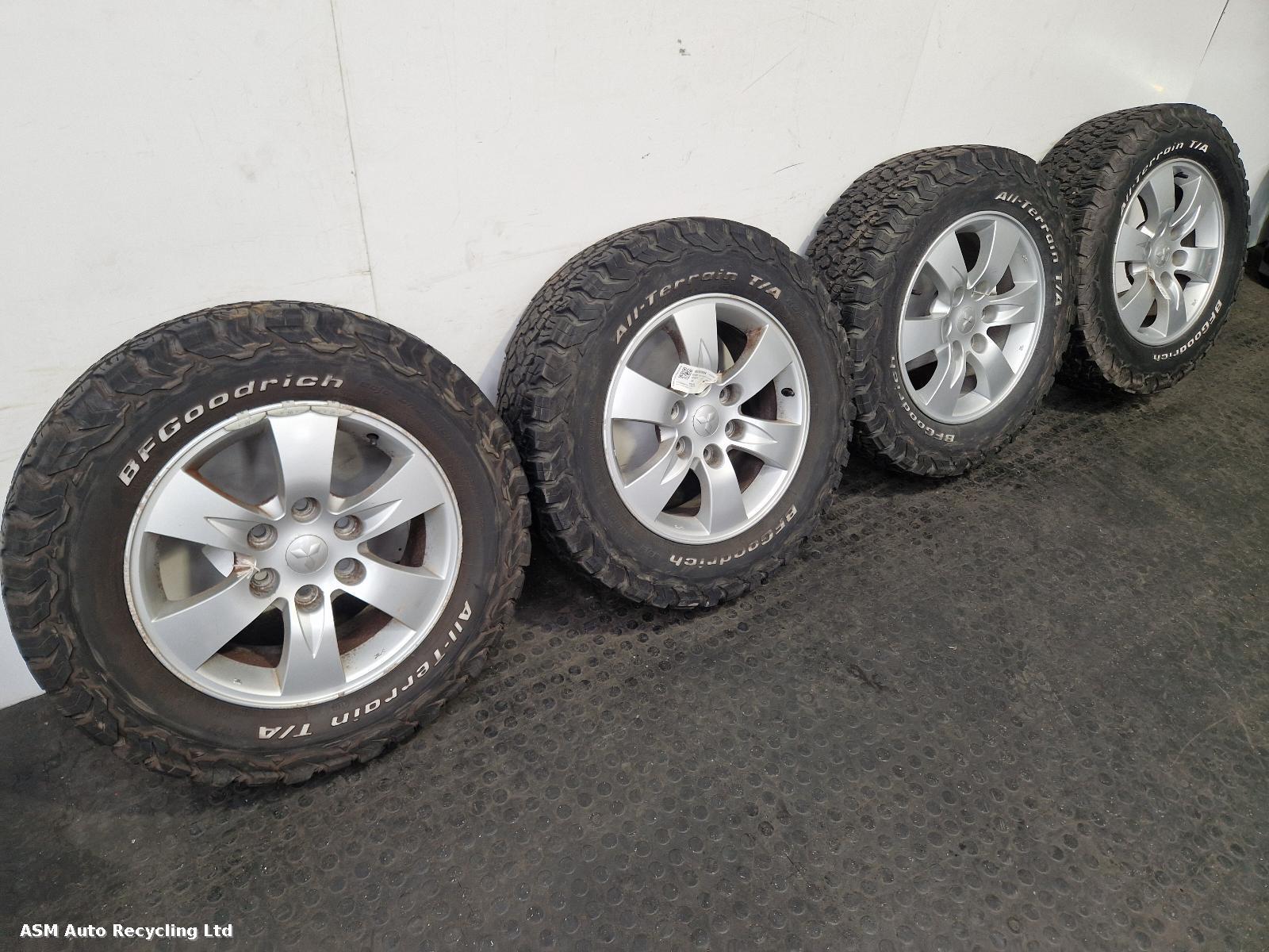 View Auto part Wheel Set Mitsubishi L200 2007