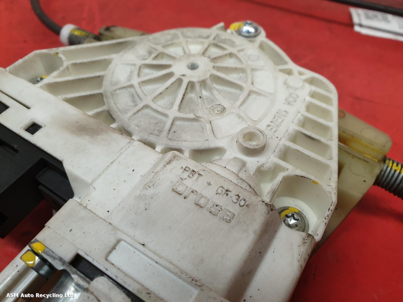 View Auto part RF Window Regulator Audi A6 2006