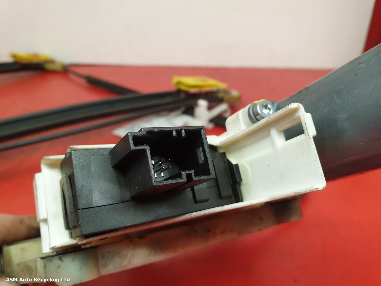 View Auto part RF Window Regulator Audi A6 2006