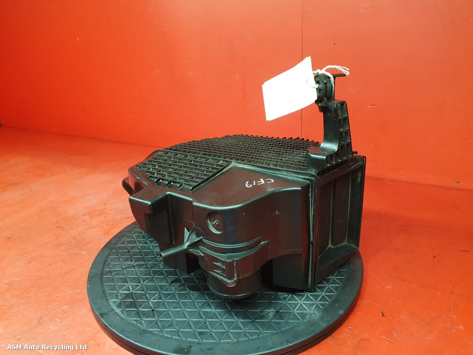 View Auto part Air Cleaner/Box Dacia Duster 2019