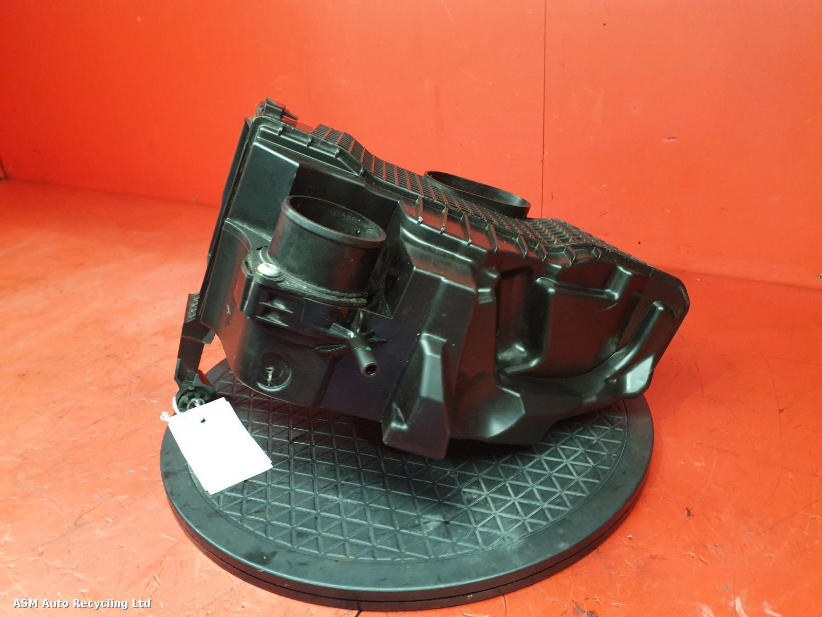 View Auto part Air Cleaner/Box Dacia Duster 2019
