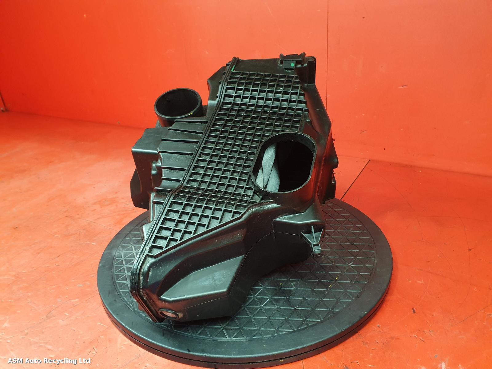 View Auto part Air Cleaner/Box Dacia Duster 2019