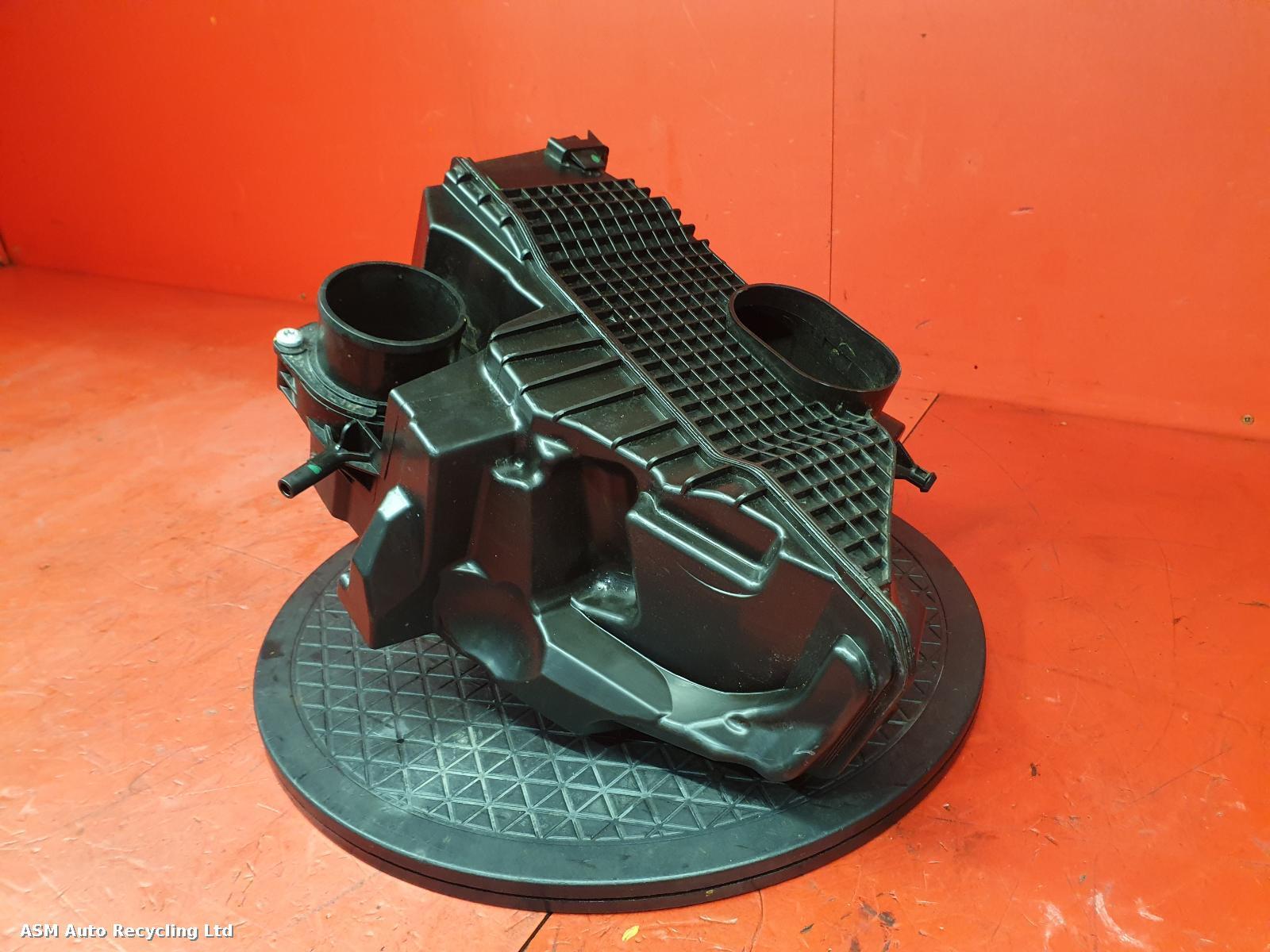 View Auto part Air Cleaner/Box Dacia Duster 2019