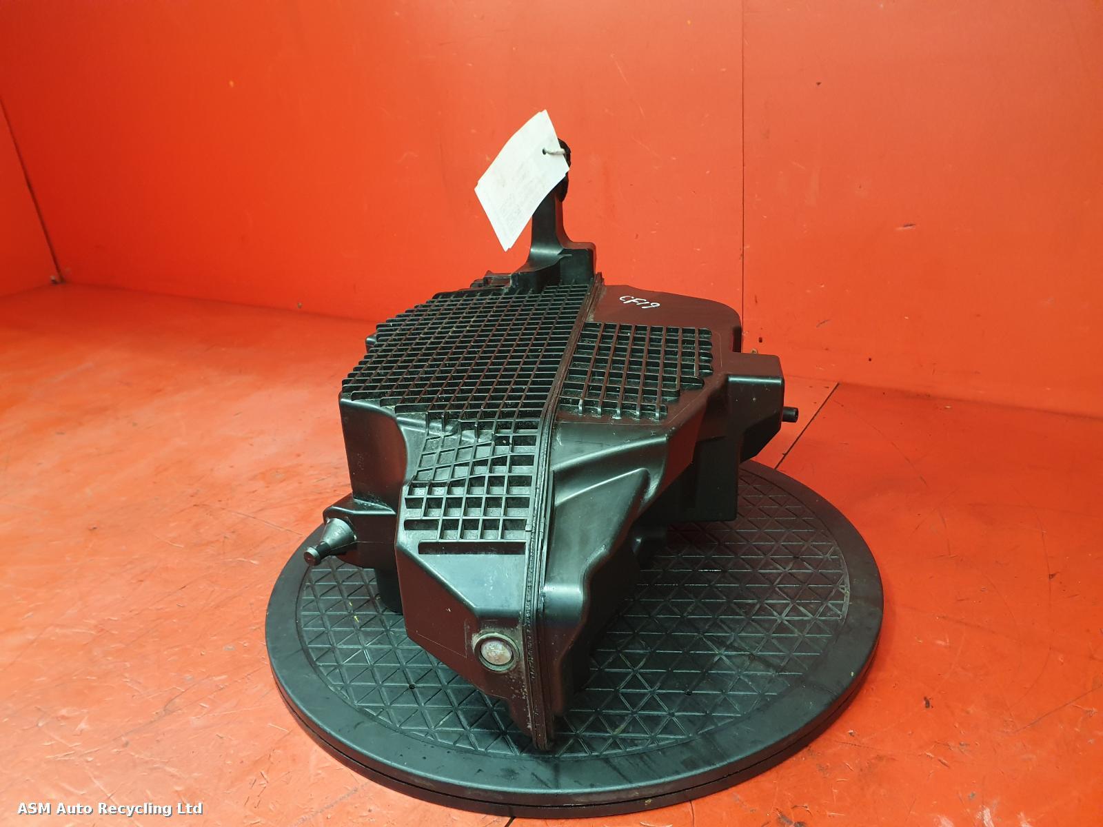 View Auto part Air Cleaner/Box Dacia Duster 2019