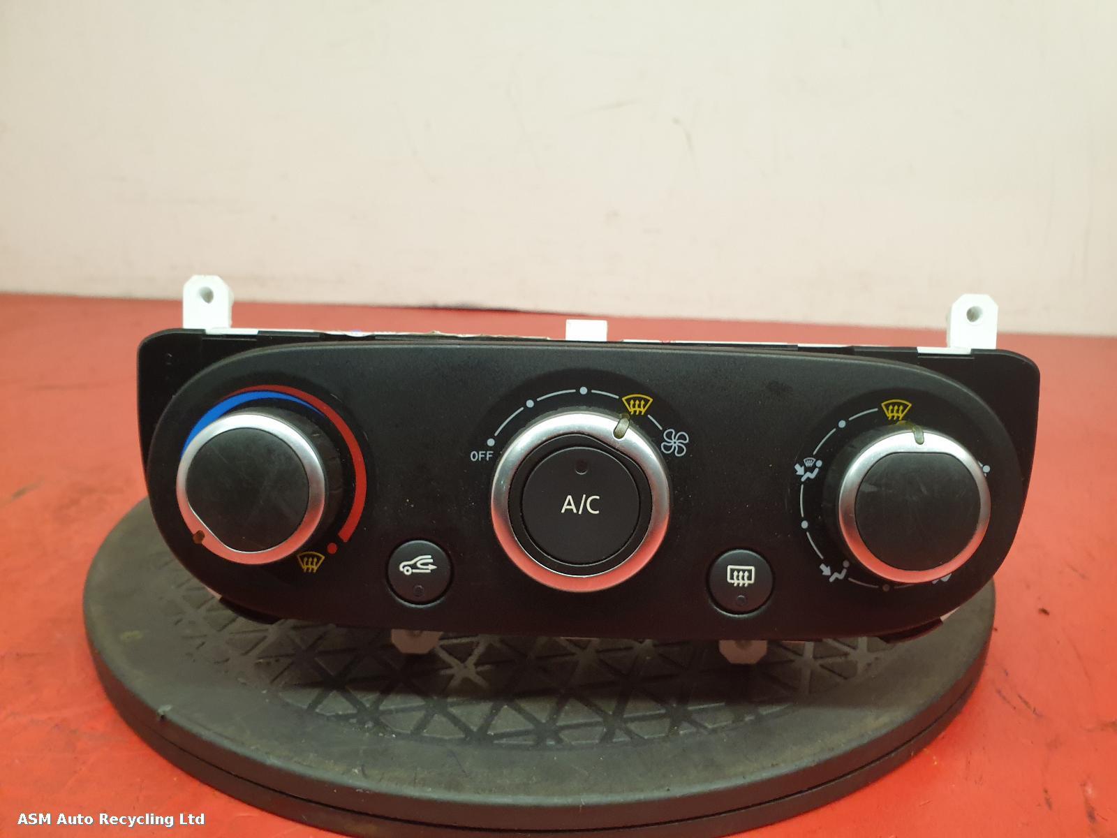 View Auto part Heater/AC Controller Renault Clio 2015