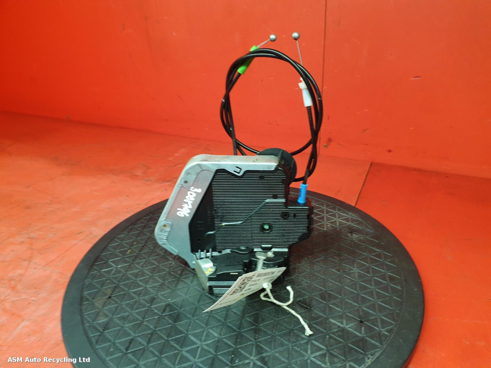 View Auto part Door Lock Assembly Toyota Auris 2012