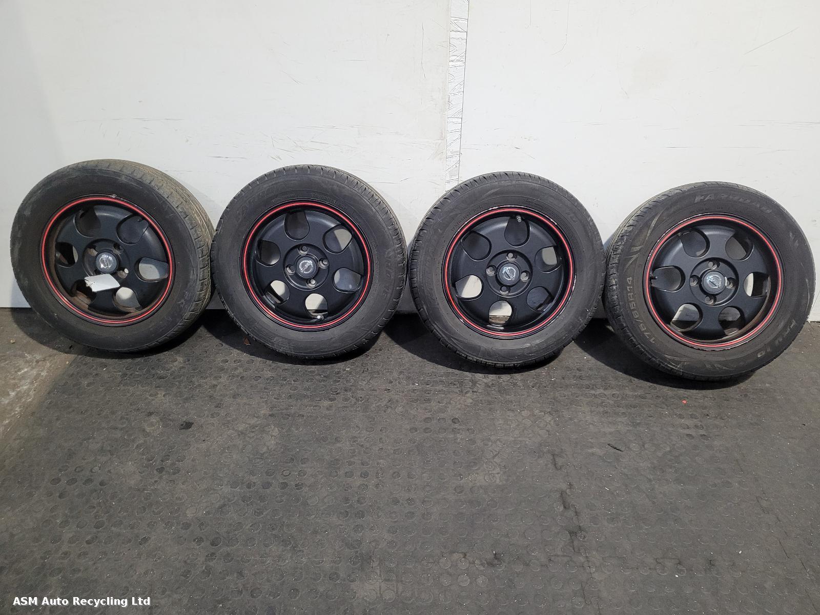 View Auto part Wheel Set Nissan Cube 2005