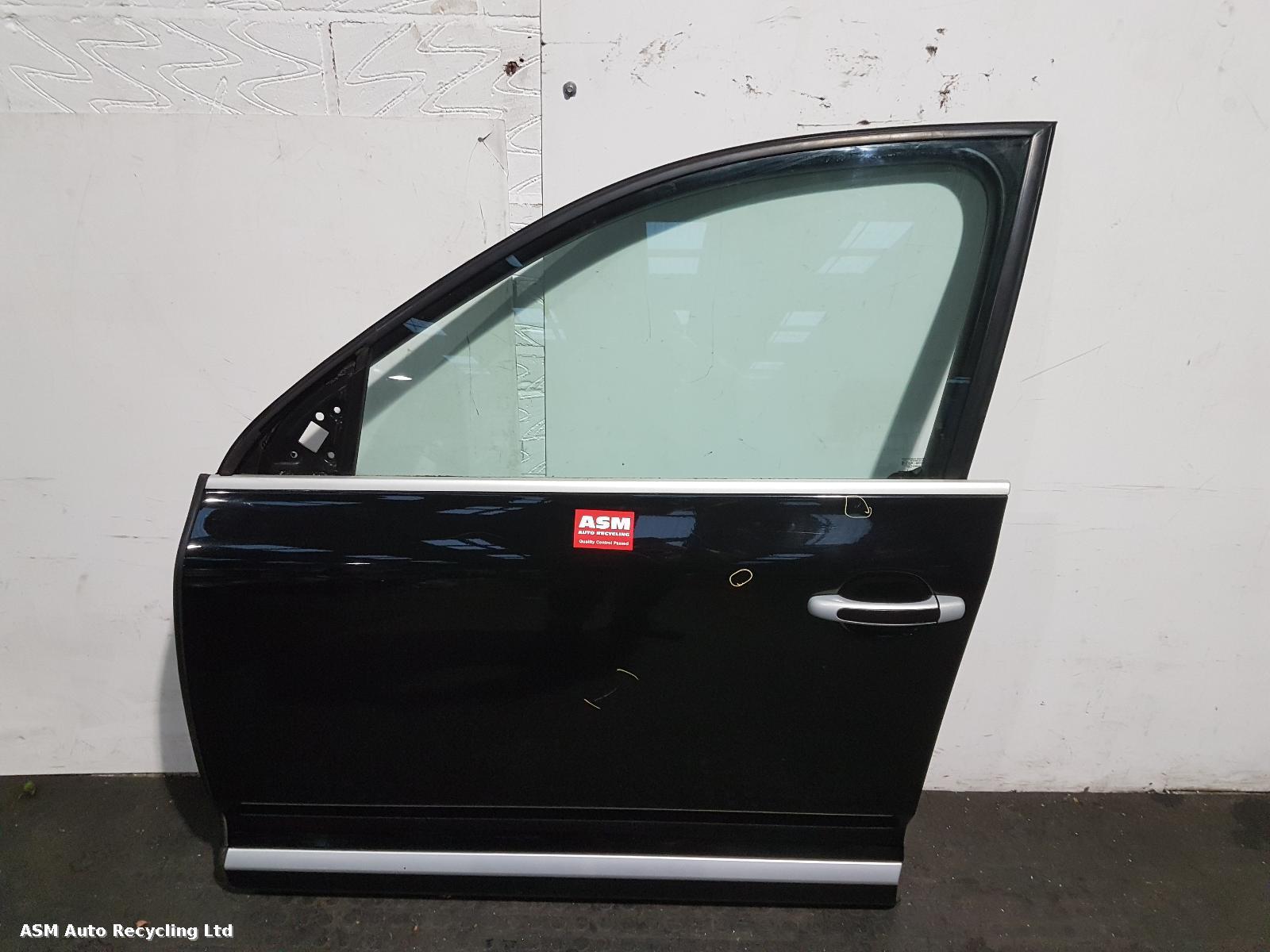 View Auto part L Front Door Porsche Cayenne 2006